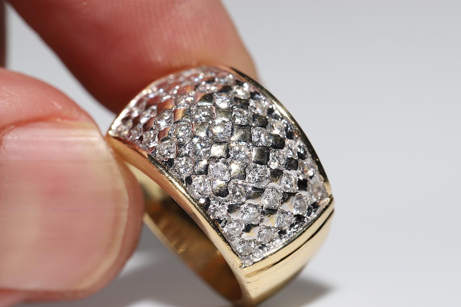 Vintage Circa 1980er Jahre 18k Gold Natürlicher Diamant Dekorierter starker Ring im Angebot 3