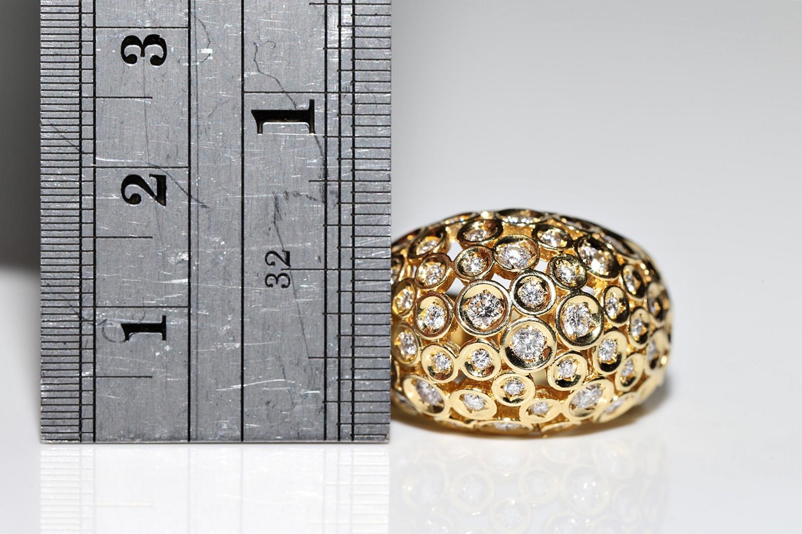 Vintage Circa 1980s 18k Gold Natural Diamond Decorated Strong Ring For Sale 3