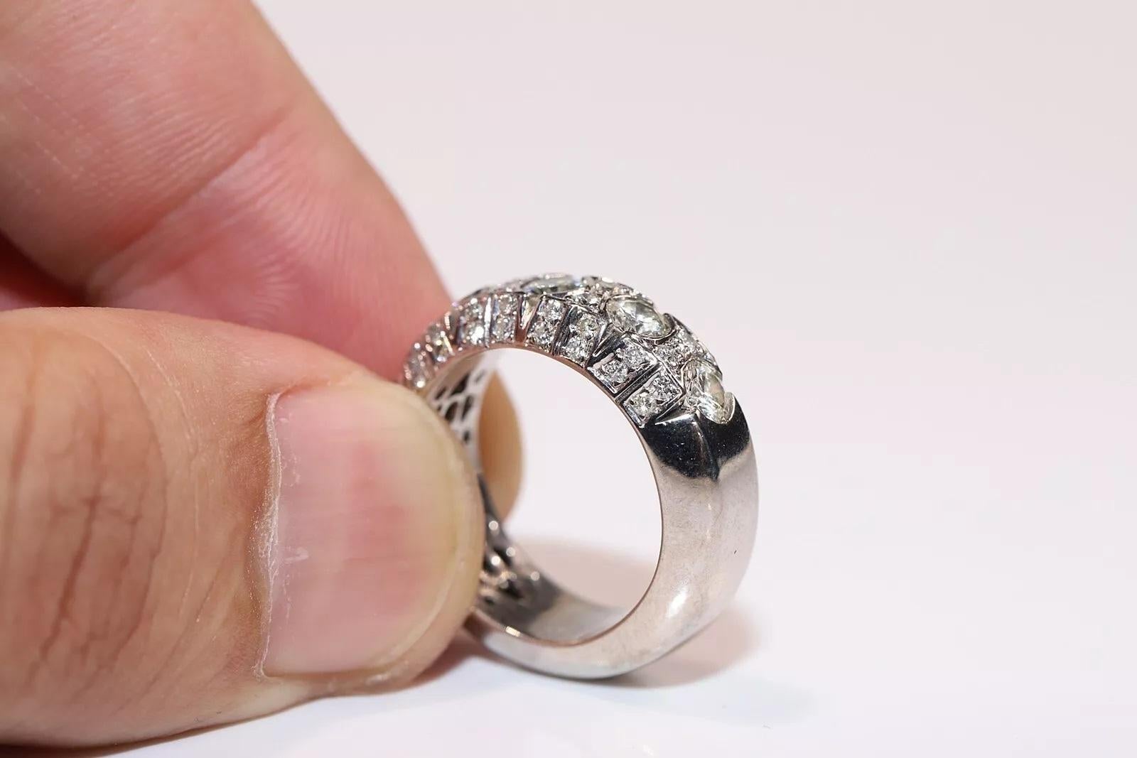 Vintage Circa 1980s 18k Gold Natural Diamond Decorated Strong Ring For Sale 3