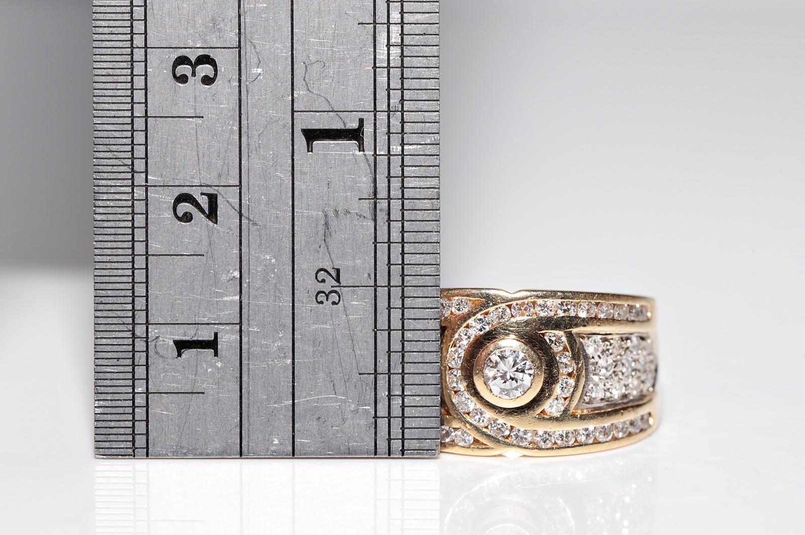 Vintage Circa 1980er Jahre 18k Gold Natürlicher Diamant Dekorierter starker Ring im Angebot 3