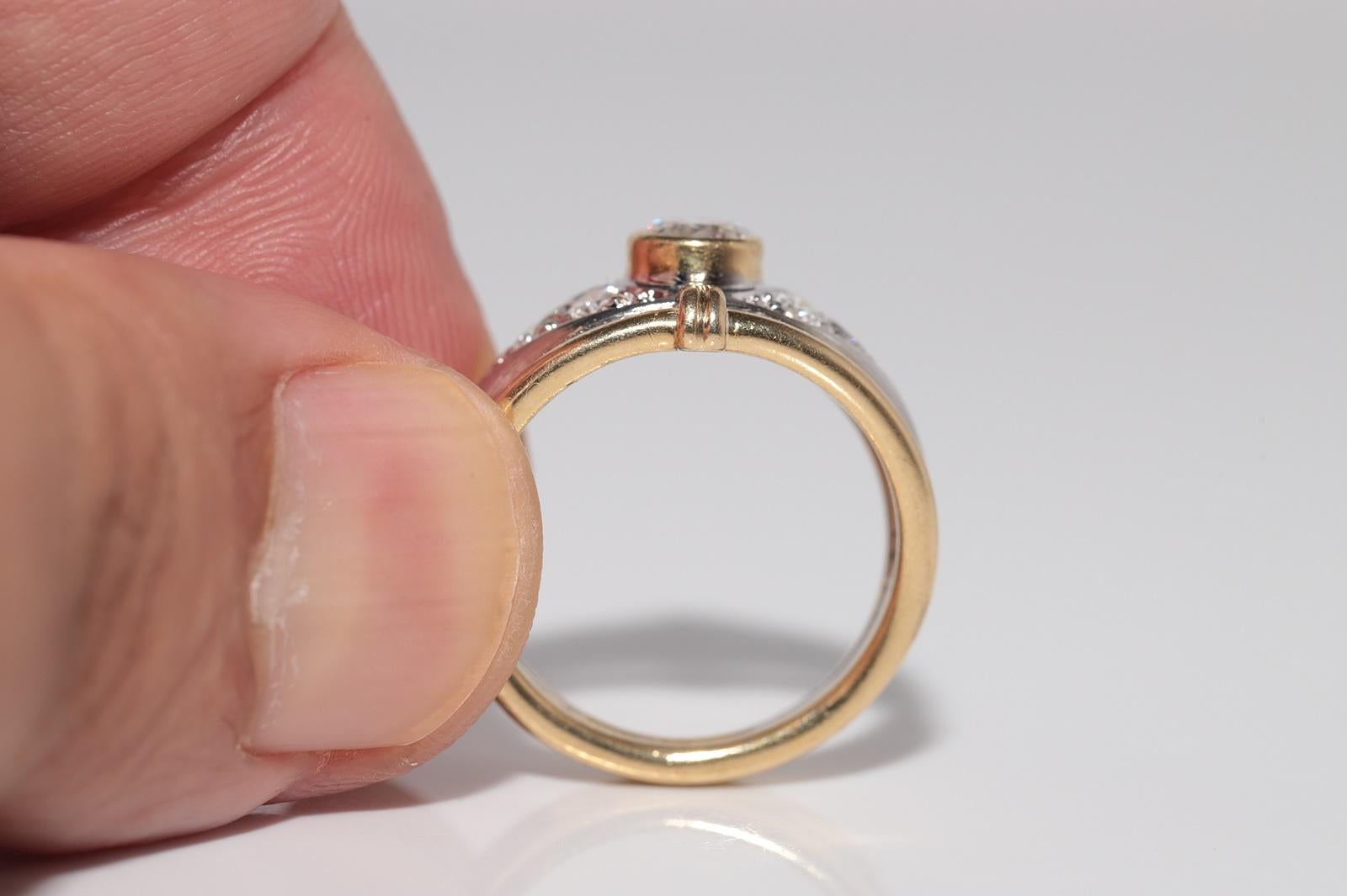 Vintage Circa 1980er Jahre 18k Gold Natürlicher Diamant Dekorierter starker Ring im Angebot 3