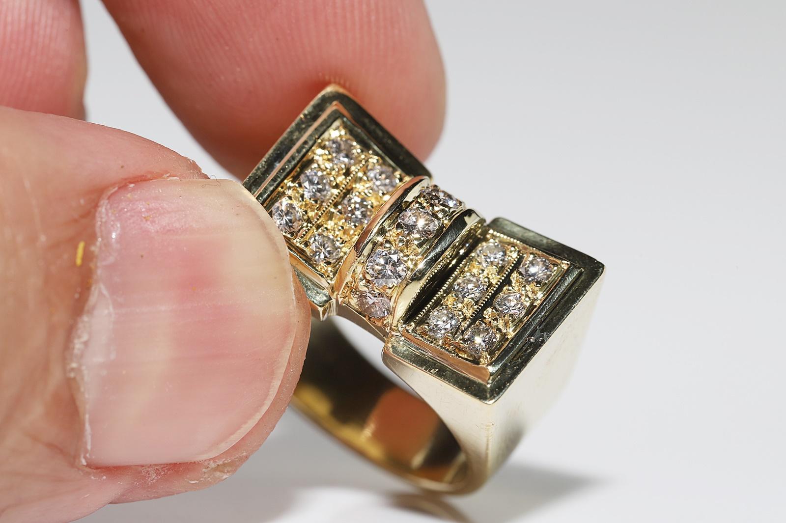 Vintage Circa 1980er Jahre 18k Gold Natürlicher Diamant Dekorierter starker Tank-Ring im Angebot 4