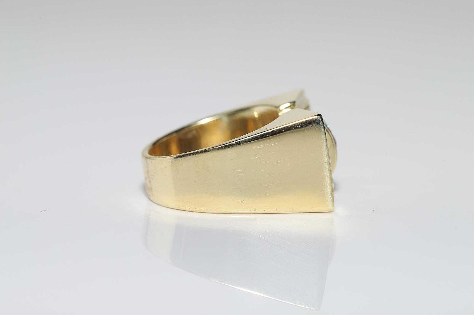 Vintage Circa 1980s 18k Gold Natural Diamond Decorated Strong Tank Ring In Good Condition For Sale In Fatih/İstanbul, 34