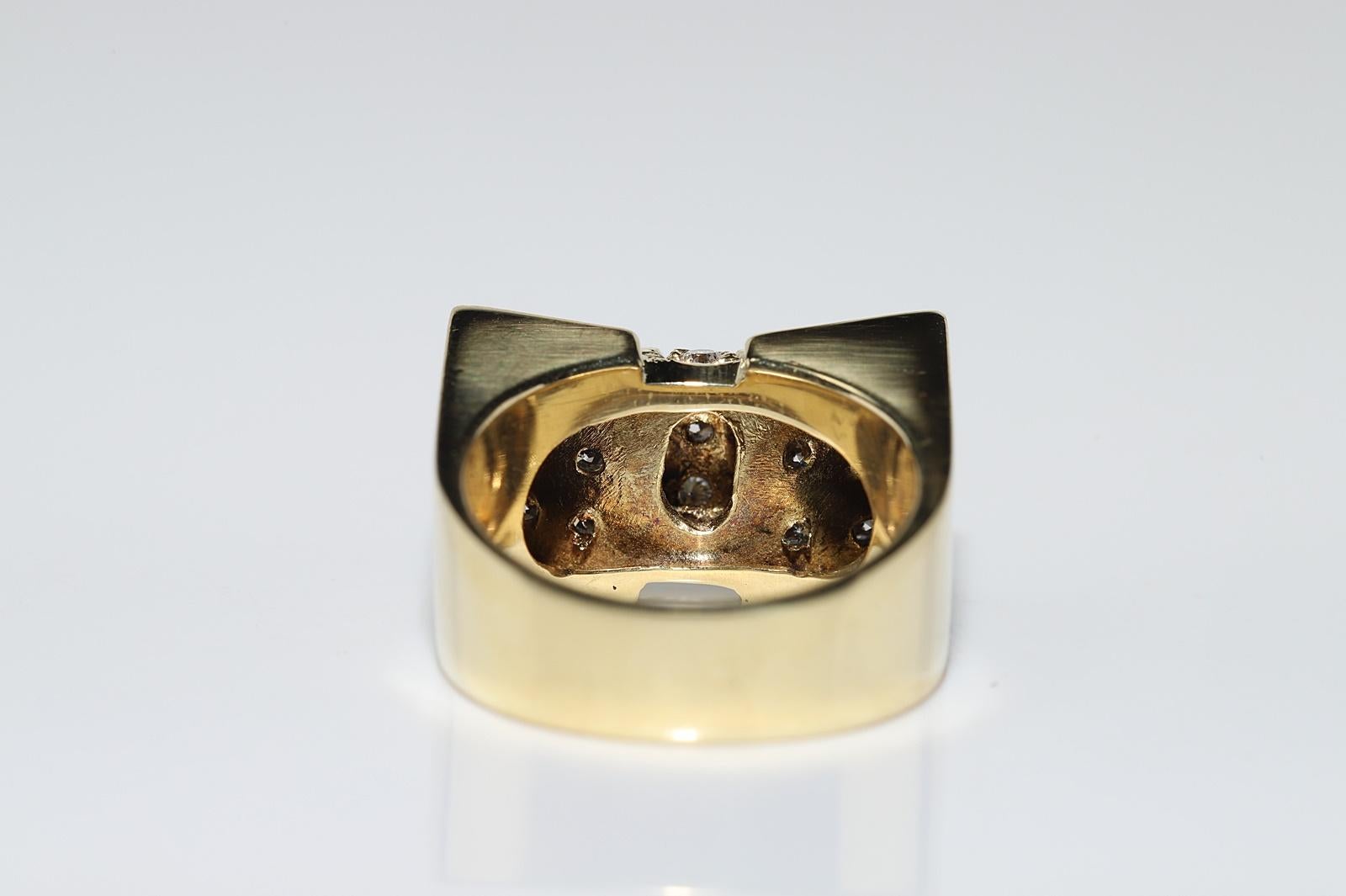 Women's Vintage Circa 1980s 18k Gold Natural Diamond Decorated Strong Tank Ring For Sale