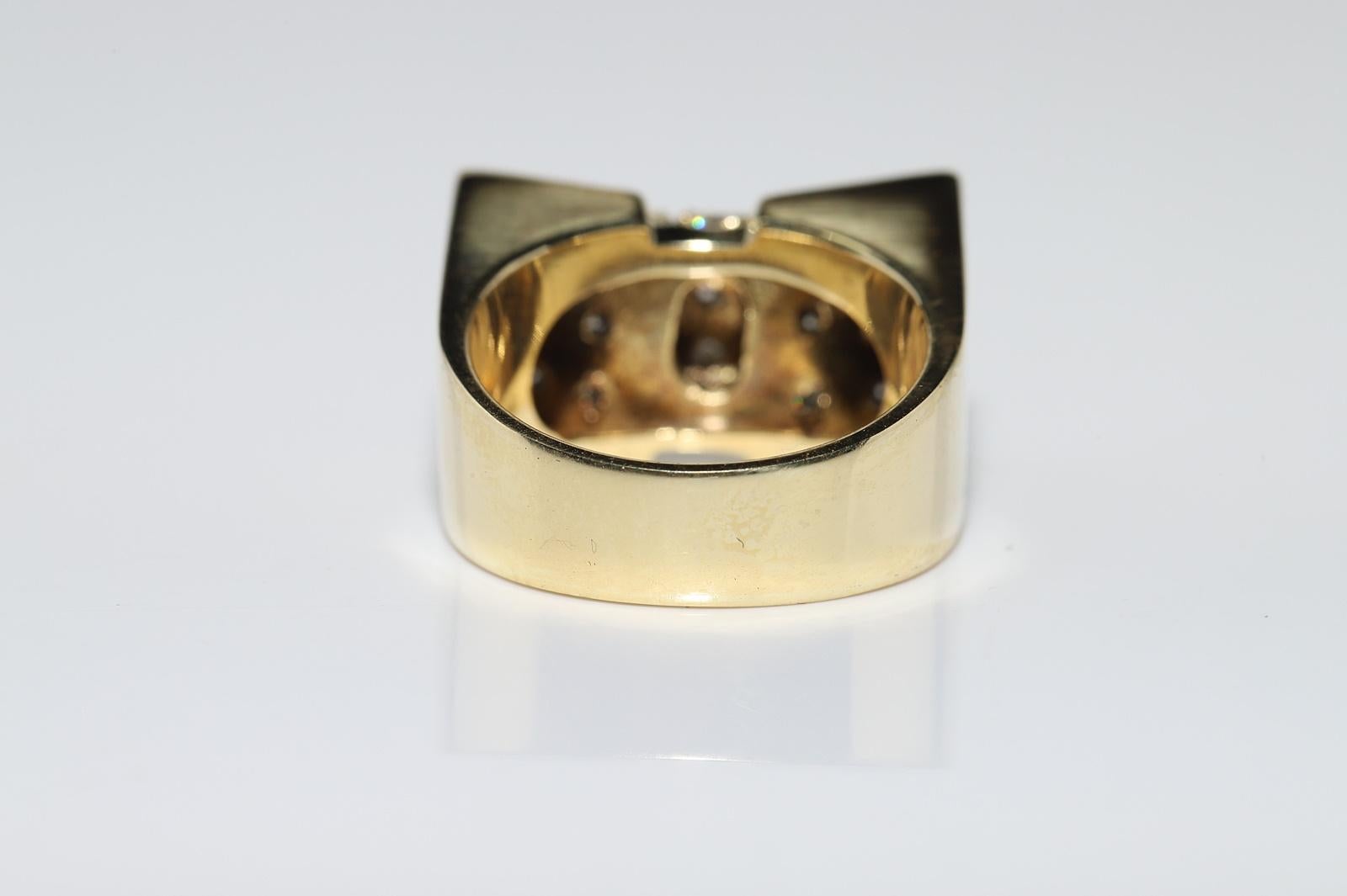 Vintage Circa 1980s 18k Gold Natural Diamond Decorated Strong Tank Ring For Sale 1