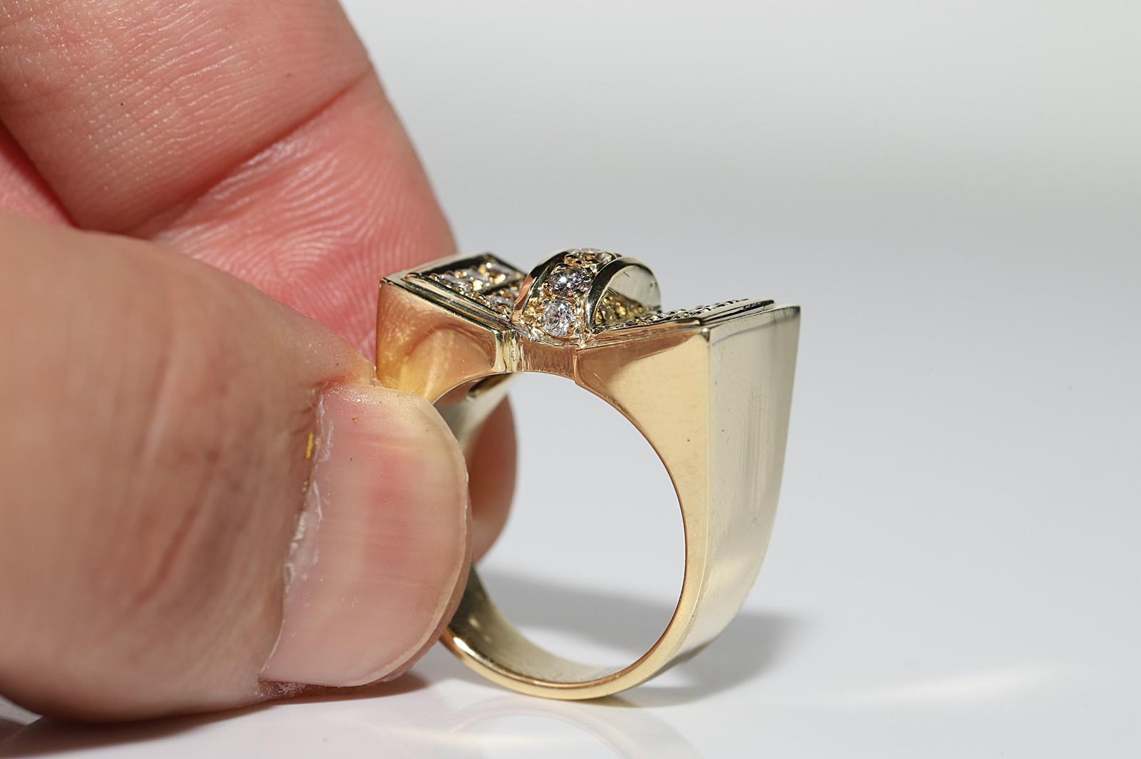 Vintage Circa 1980er Jahre 18k Gold Natürlicher Diamant Dekorierter starker Tank-Ring im Angebot 2