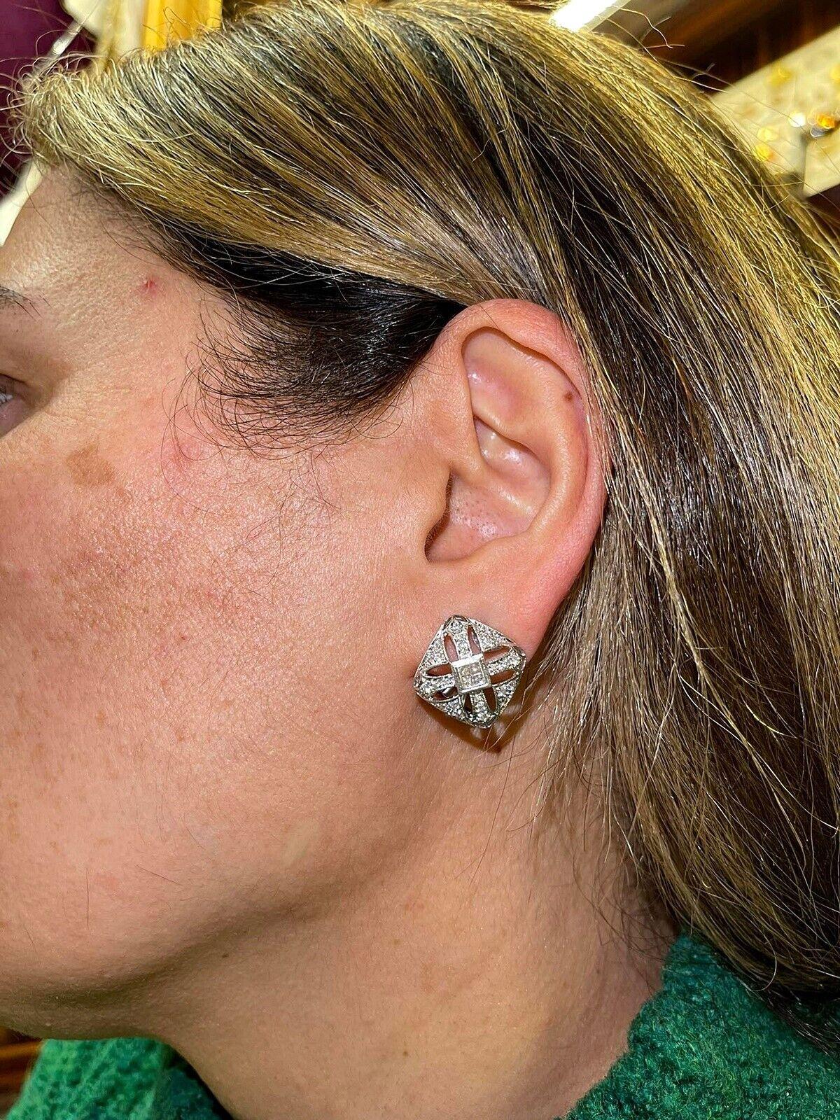 Vintage Circa 1980s 18k Gold Natural Diamond Decorated Stud Earring For Sale 9