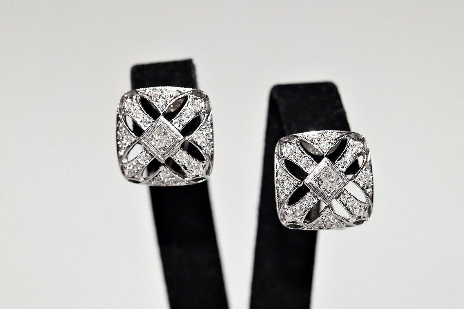 In very good condition.
Total weight is 8.6 grams.
Totally is diamond 1 carat..
Acid tested to be 18k real gold.
The diamond is has  G-H color and vs-s1-s2 clarity.
Please contact for any questions.