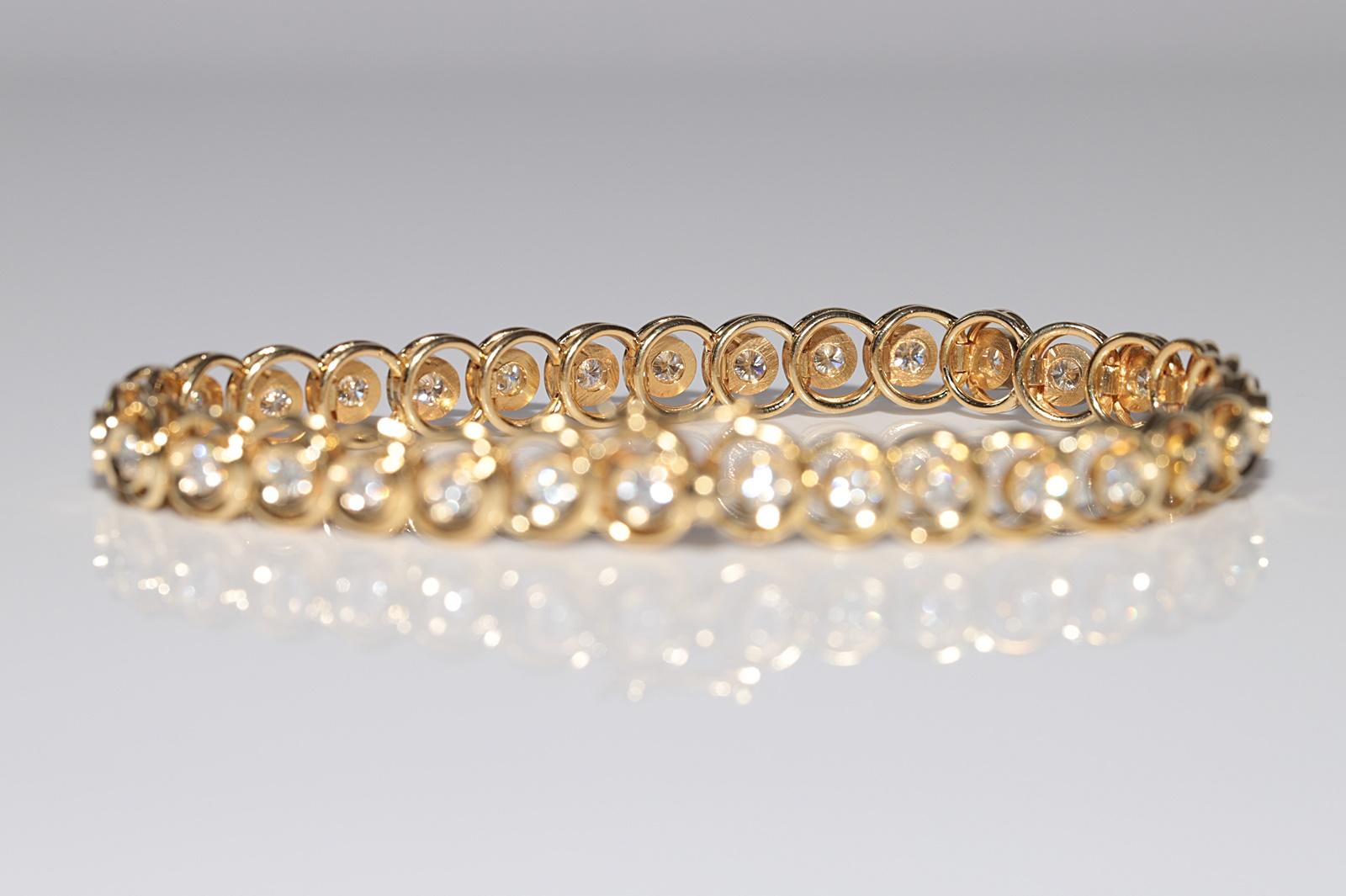 Bracciale da tennis decorato con diamanti naturali in oro 18 ct. d'epoca CIRCA 1980 in vendita 4