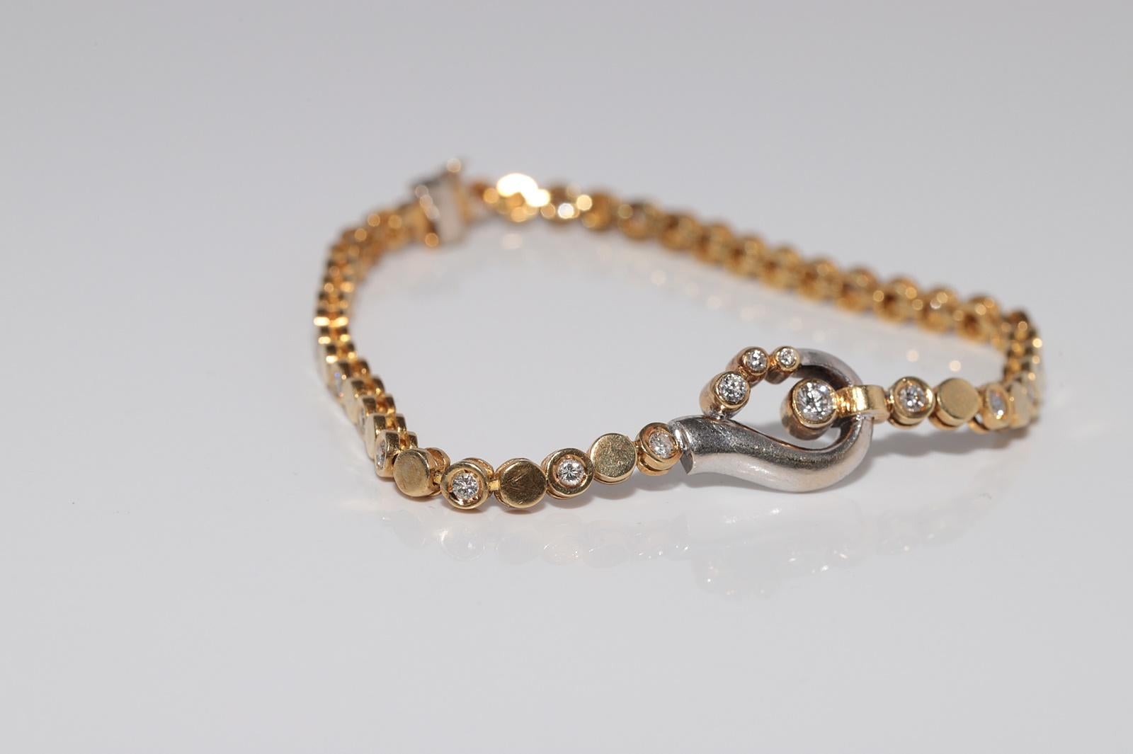 Vintage Circa 1980er Jahre 18k Gold Natürliches Diamant-Tennisarmband mit Dekoration im Angebot 4