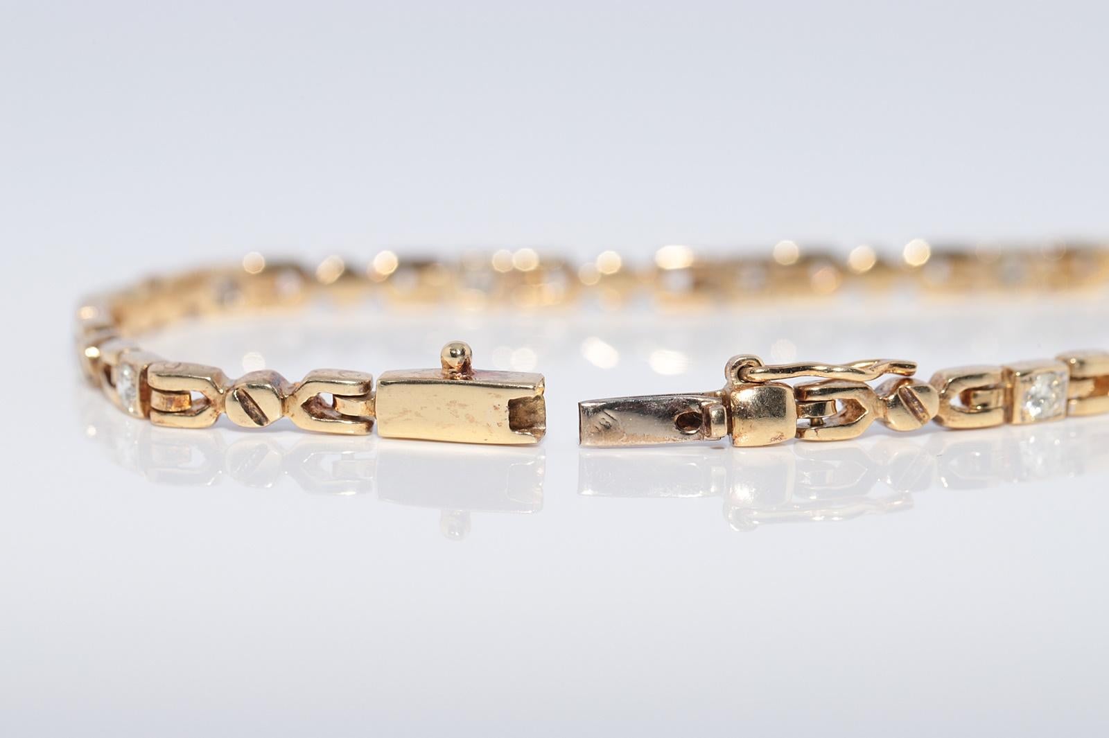 Bracciale da tennis decorato con diamanti naturali in oro 18 ct. d'epoca CIRCA 1980 in vendita 4