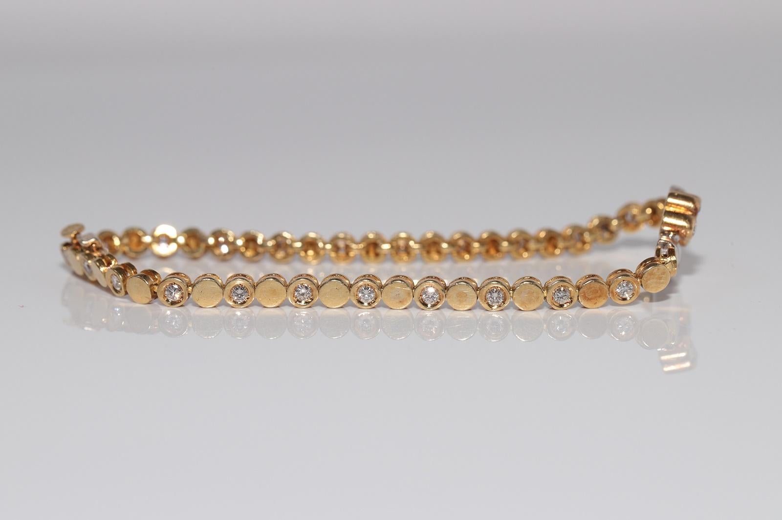 Vintage Circa 1980er Jahre 18k Gold Natürliches Diamant-Tennisarmband mit Dekoration im Angebot 5