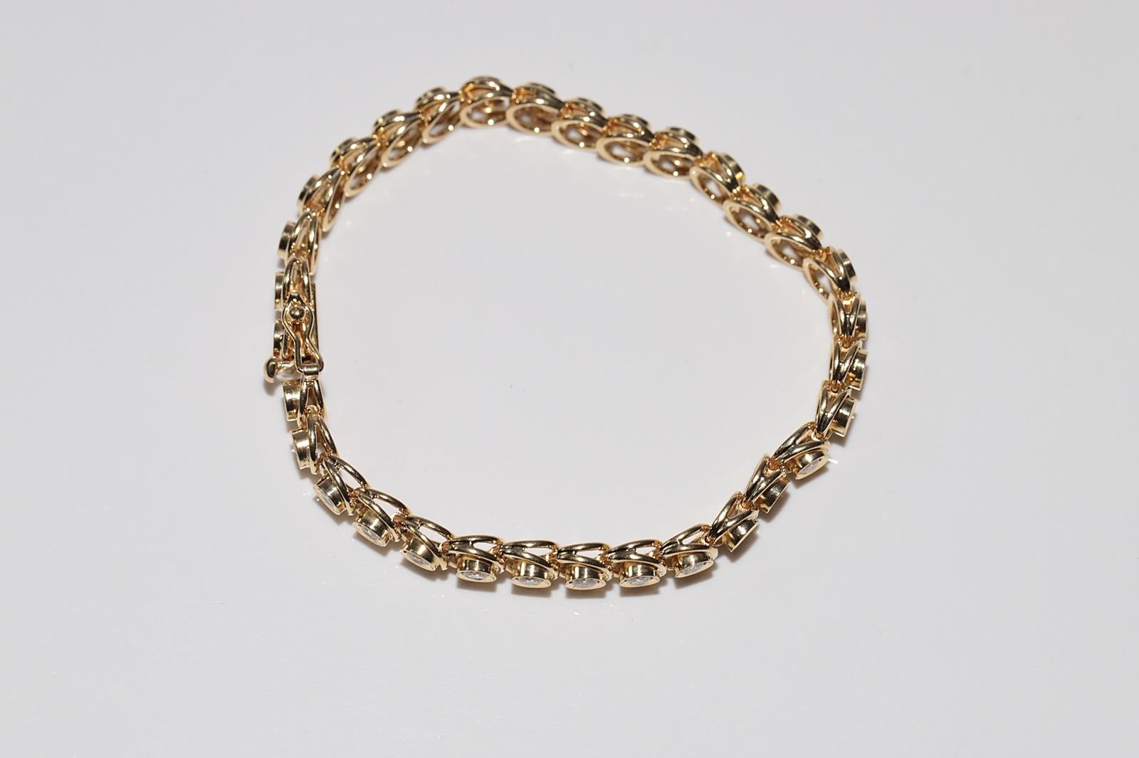 Bracciale da tennis decorato con diamanti naturali in oro 18 ct. d'epoca CIRCA 1980 in vendita 6