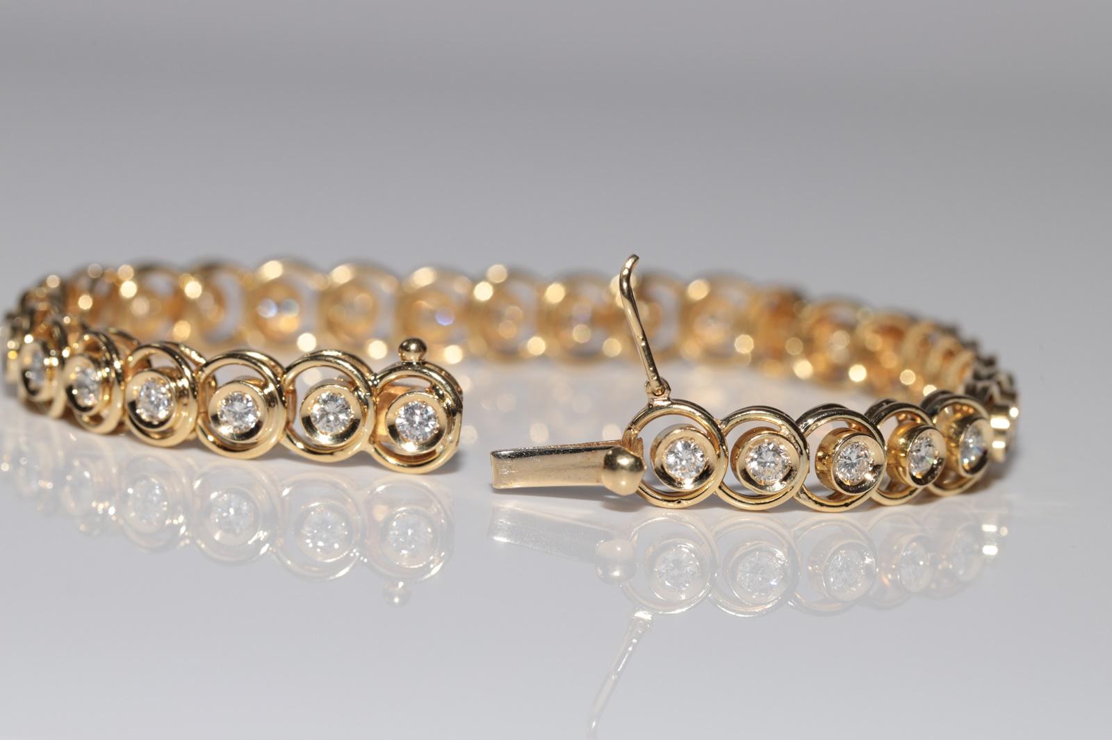 Bracciale da tennis decorato con diamanti naturali in oro 18 ct. d'epoca CIRCA 1980 in vendita 7
