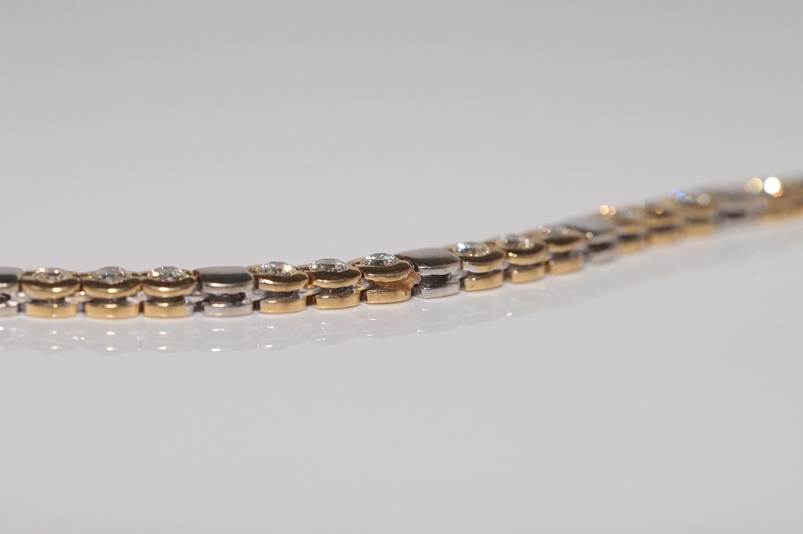 Vintage Circa 1980er Jahre 18k Gold Natürliches Diamant-Tennisarmband mit Dekoration im Angebot 7
