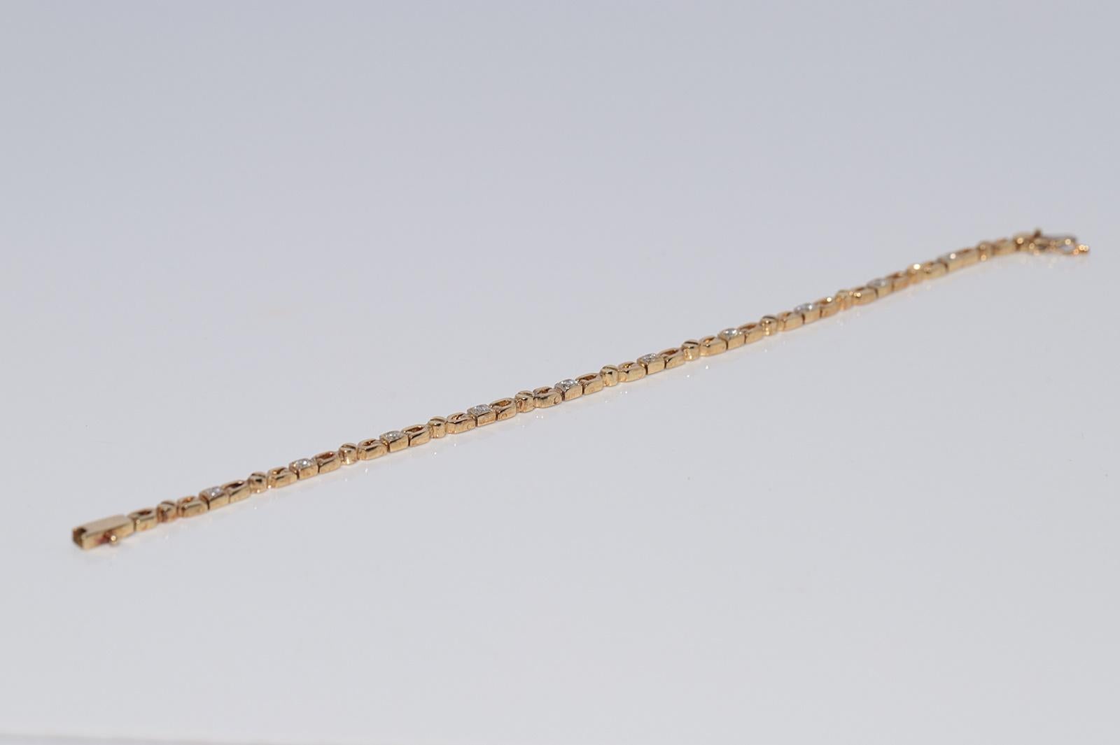 Bracciale da tennis decorato con diamanti naturali in oro 18 ct. d'epoca CIRCA 1980 in vendita 8
