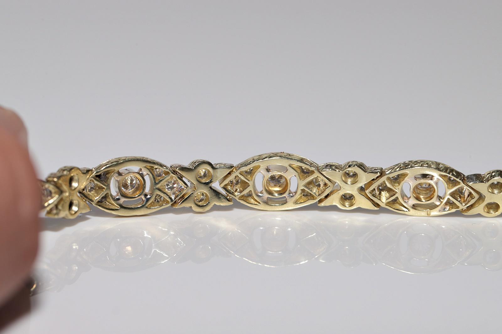 Vintage Circa 1980er Jahre 18k Gold Natürliches Diamant-Tennisarmband mit Dekoration im Angebot 9