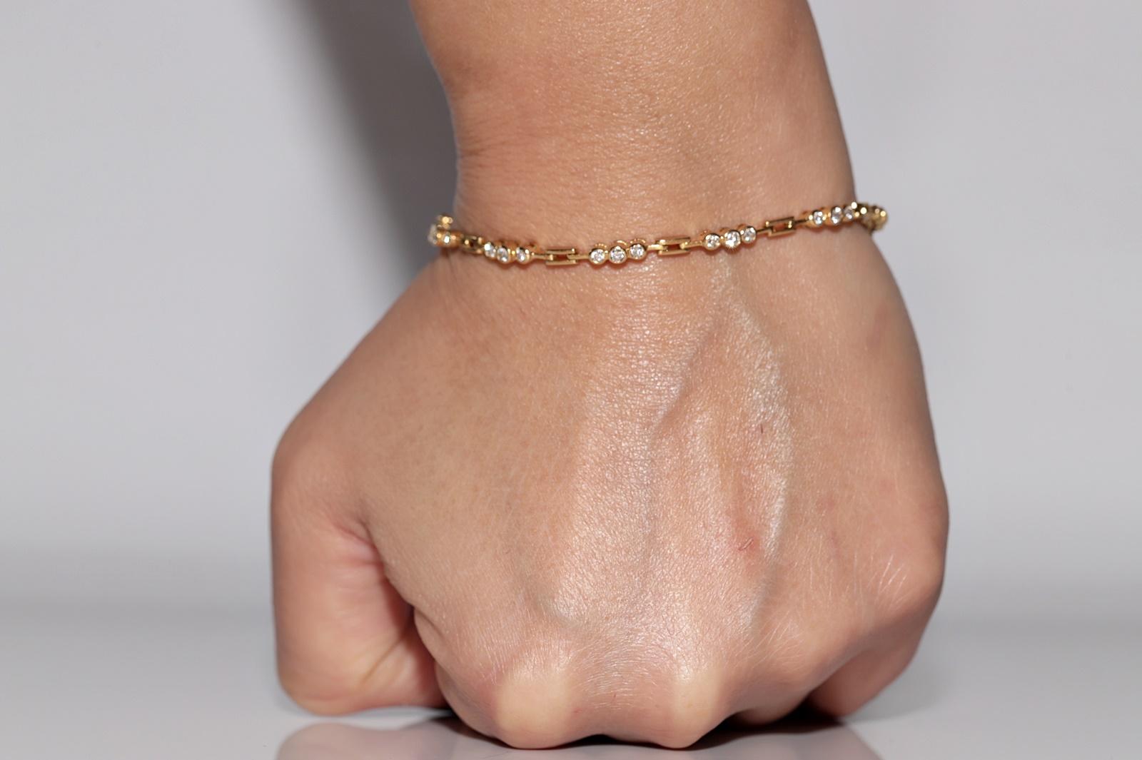 Bracciale da tennis decorato con diamanti naturali in oro 18 ct. d'epoca CIRCA 1980 in vendita 10