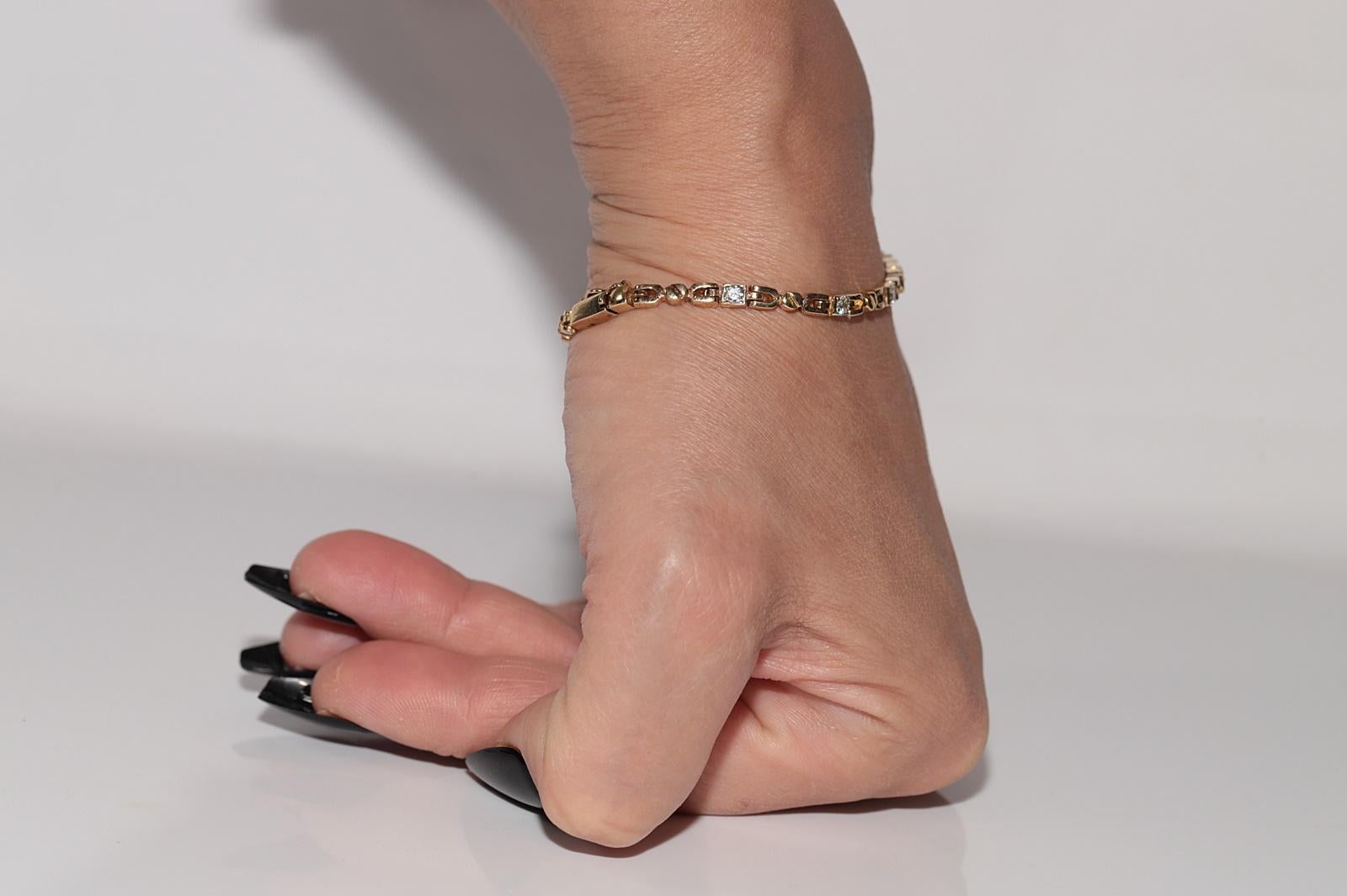 Bracciale da tennis decorato con diamanti naturali in oro 18 ct. d'epoca CIRCA 1980 in vendita 12