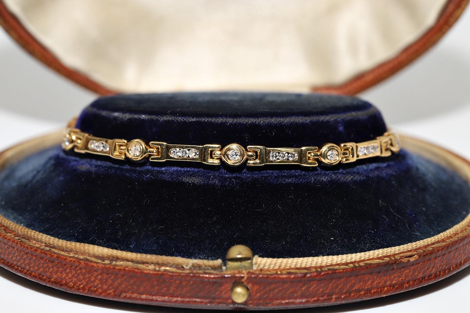 Retro Vintage Circa 1980s 18k Gold Natural Diamond Decorated Tennis Bracelet For Sale