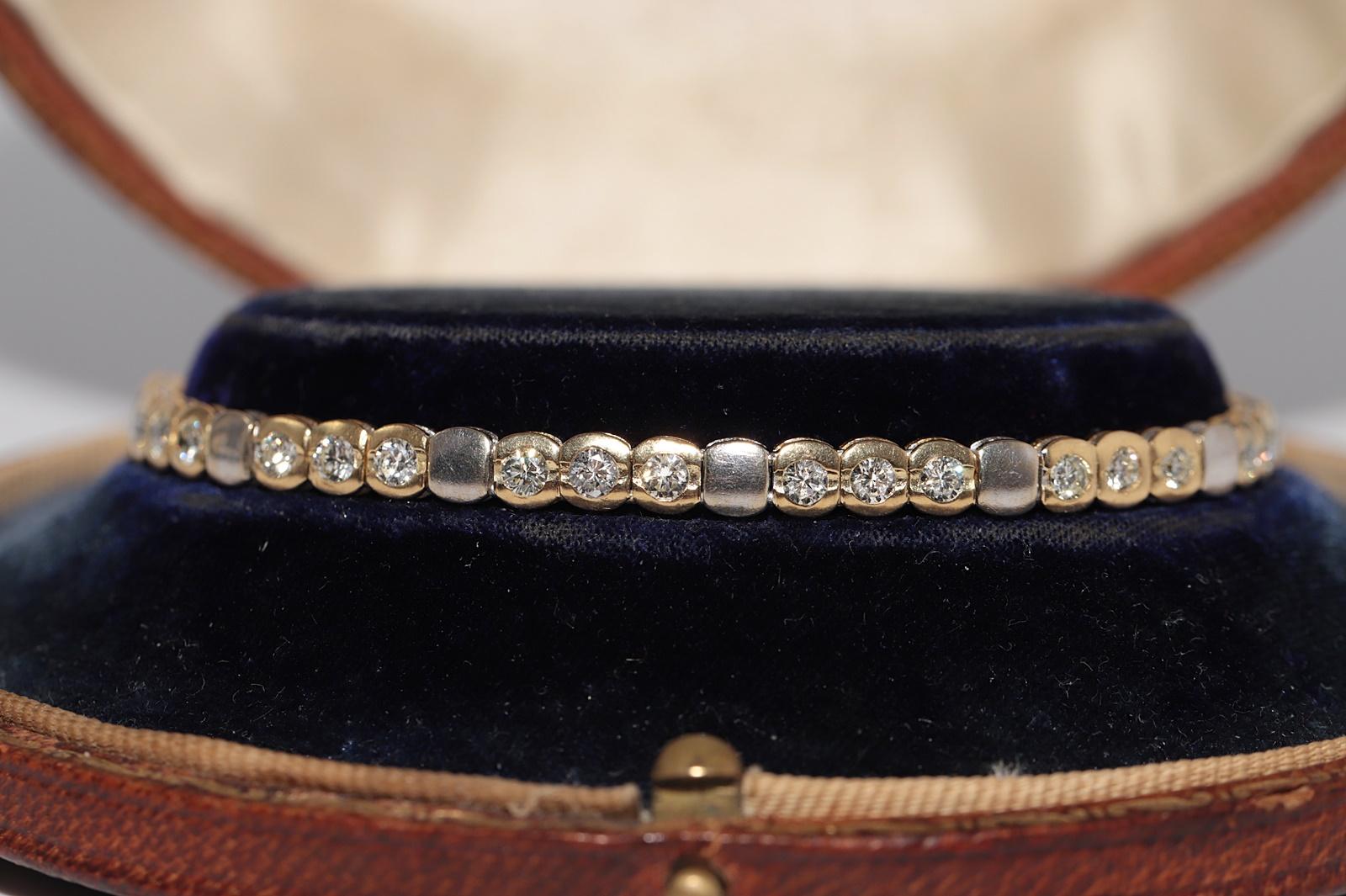 Vintage Circa 1980er Jahre 18k Gold Natürliches Diamant-Tennisarmband mit Dekoration (Retro) im Angebot