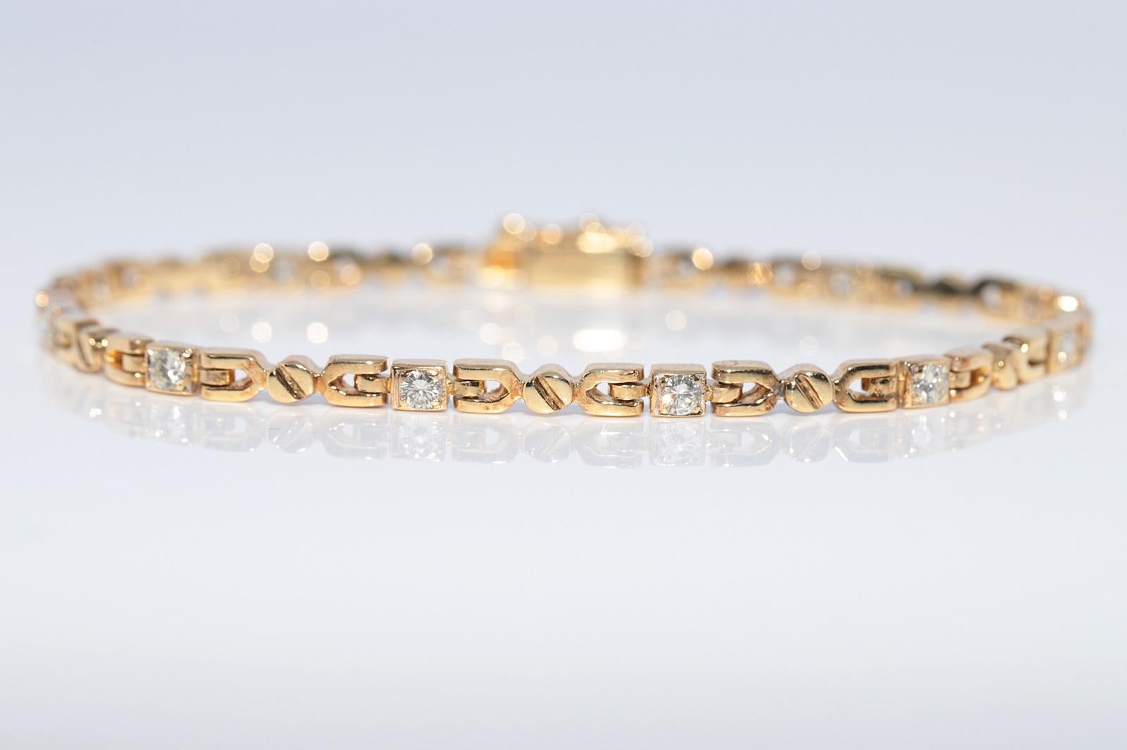 Artigiano Bracciale da tennis decorato con diamanti naturali in oro 18 ct. d'epoca CIRCA 1980 in vendita