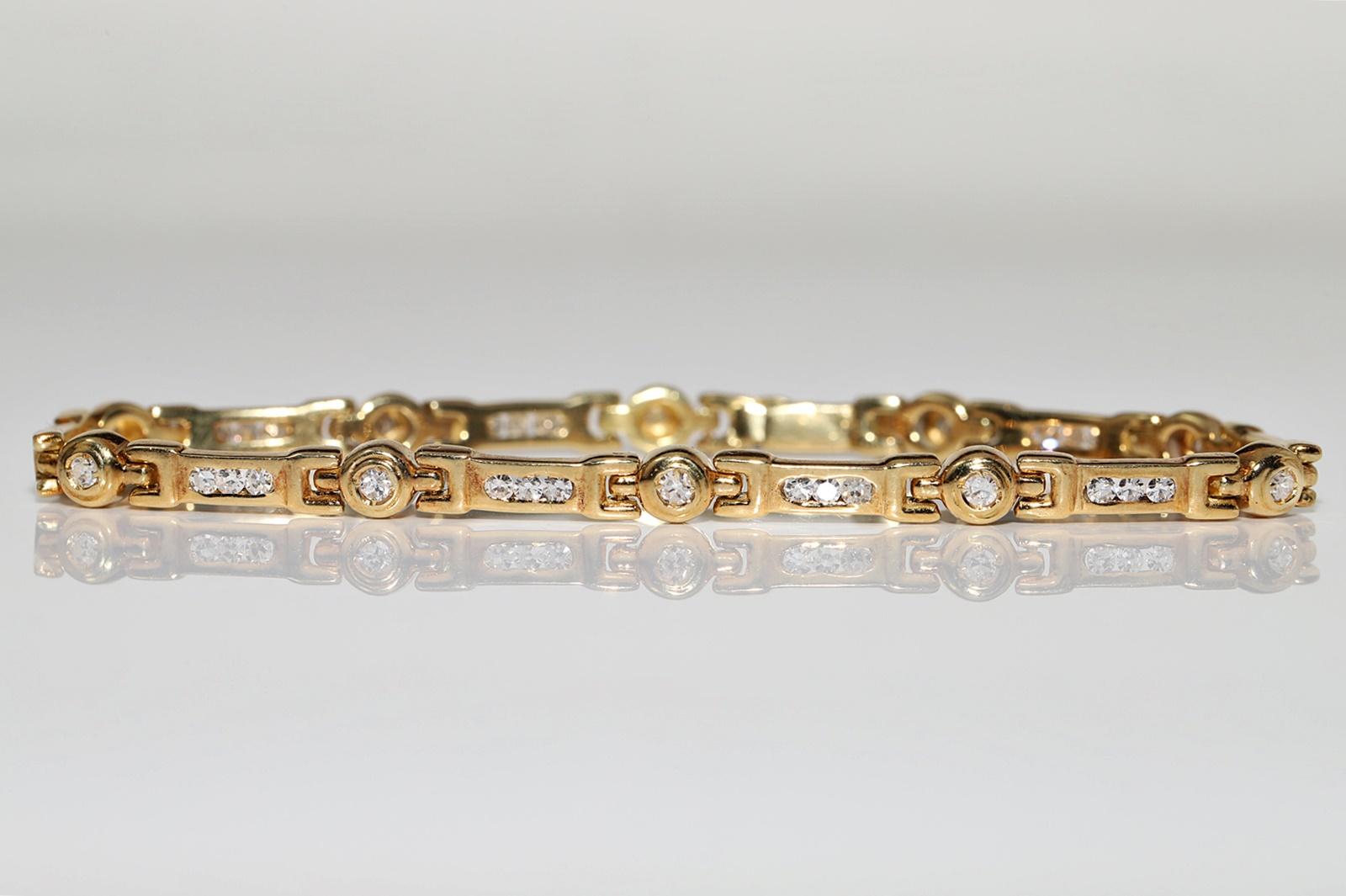 Vintage Circa 1980s 18k Gold Natural Diamond Decorated Tennis Bracelet In Good Condition For Sale In Fatih/İstanbul, 34
