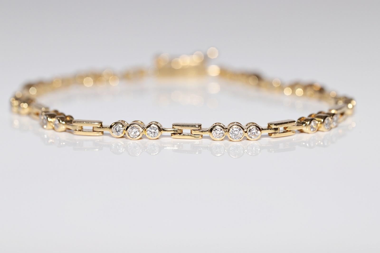 Bracciale da tennis decorato con diamanti naturali in oro 18 ct. d'epoca CIRCA 1980 In condizioni buone in vendita a Fatih/İstanbul, 34