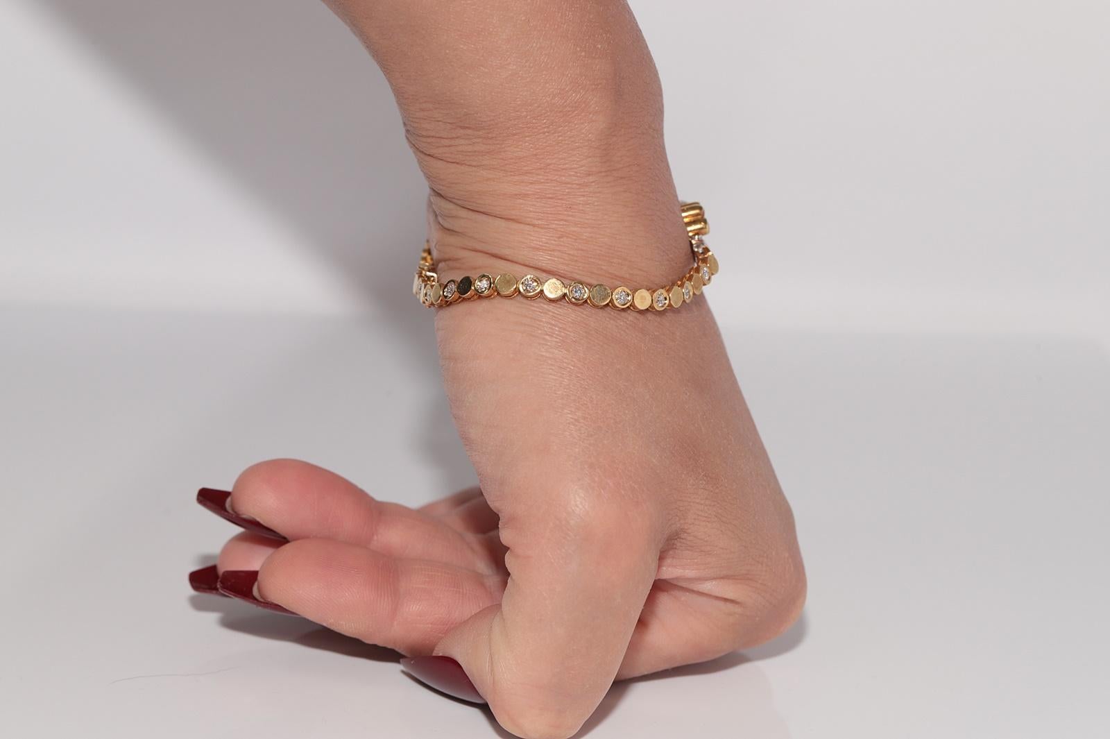Vintage Circa 1980er Jahre 18k Gold Natürliches Diamant-Tennisarmband mit Dekoration im Zustand „Gut“ im Angebot in Fatih/İstanbul, 34