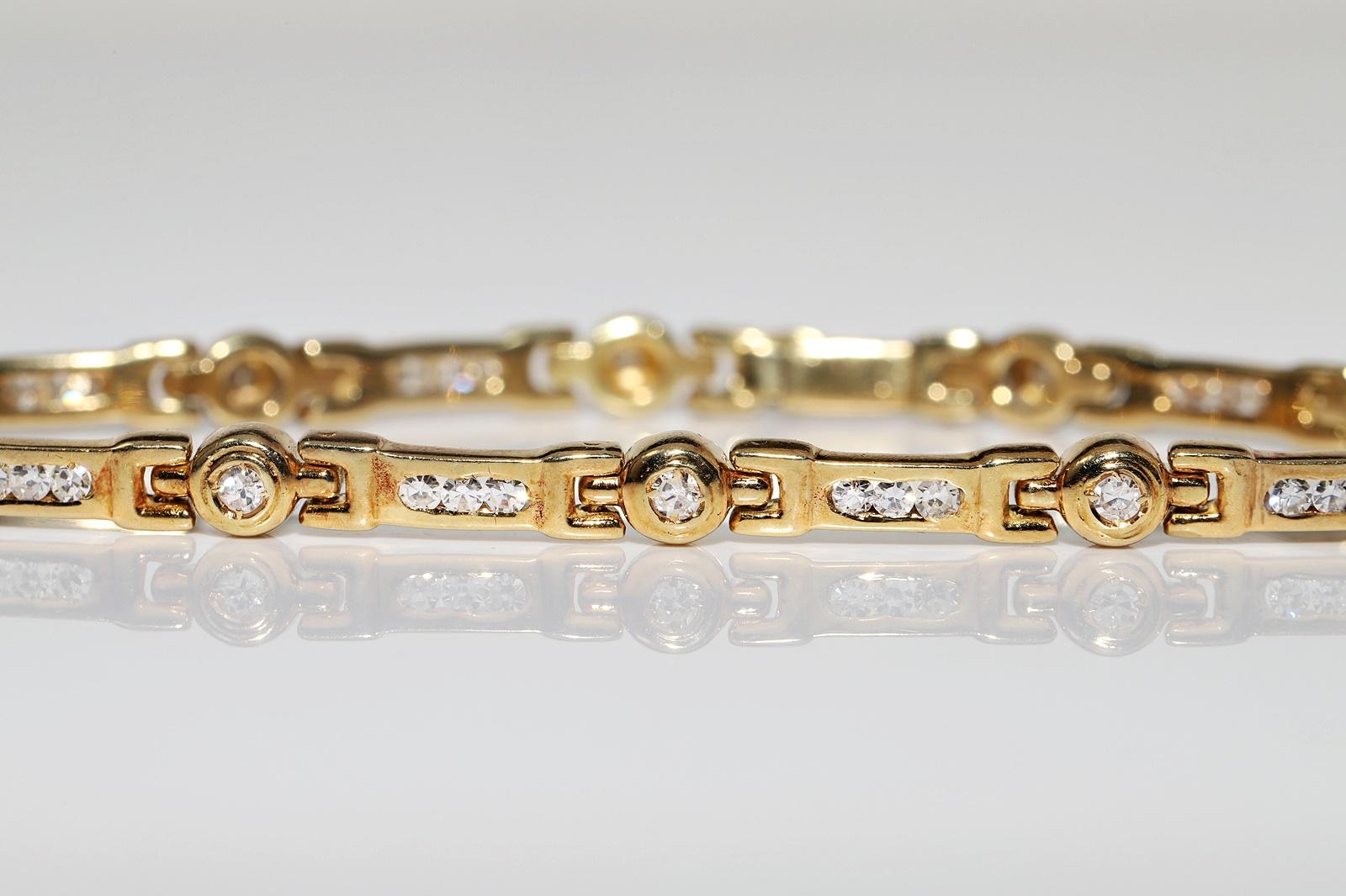 Women's Vintage Circa 1980s 18k Gold Natural Diamond Decorated Tennis Bracelet For Sale
