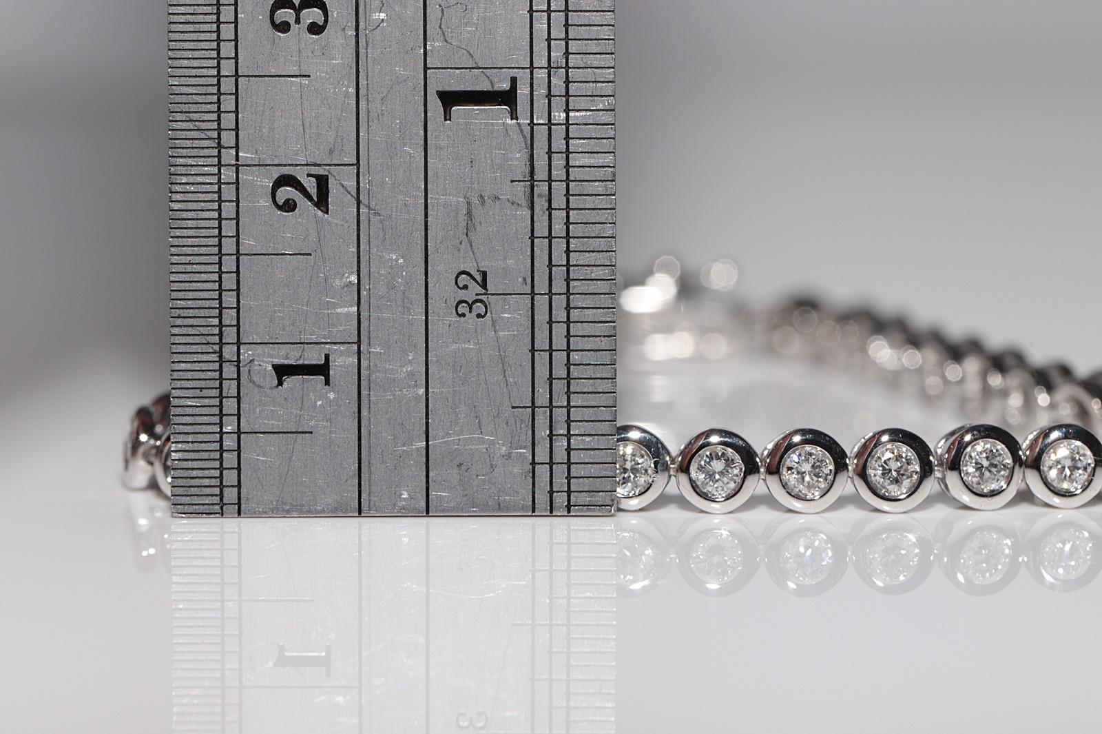 Vintage Circa 1980 Bracelet de tennis en or 18k orné de diamants naturels Pour femmes en vente
