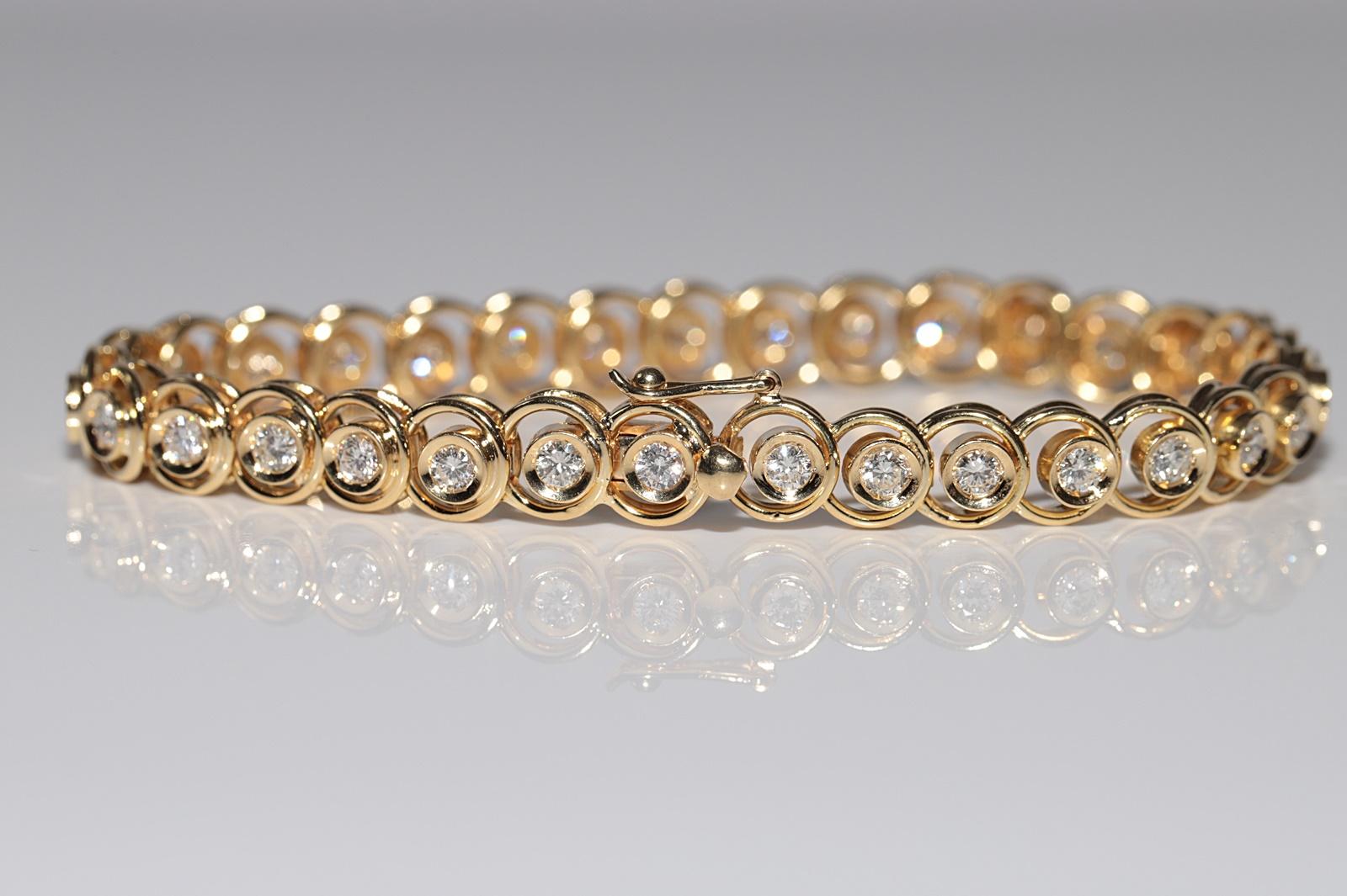 Bracciale da tennis decorato con diamanti naturali in oro 18 ct. d'epoca CIRCA 1980 in vendita 3