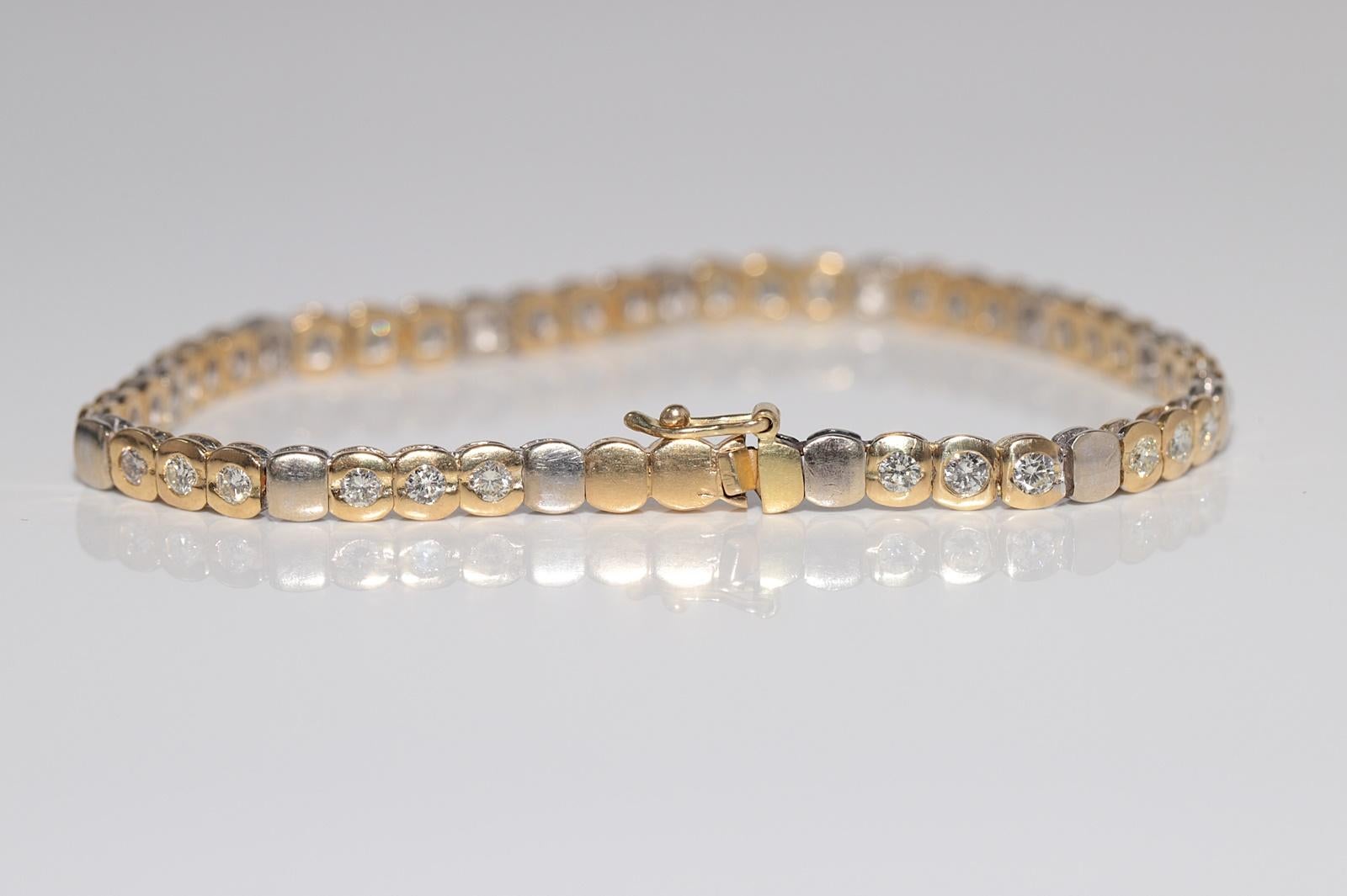 Vintage Circa 1980er Jahre 18k Gold Natürliches Diamant-Tennisarmband mit Dekoration im Angebot 3