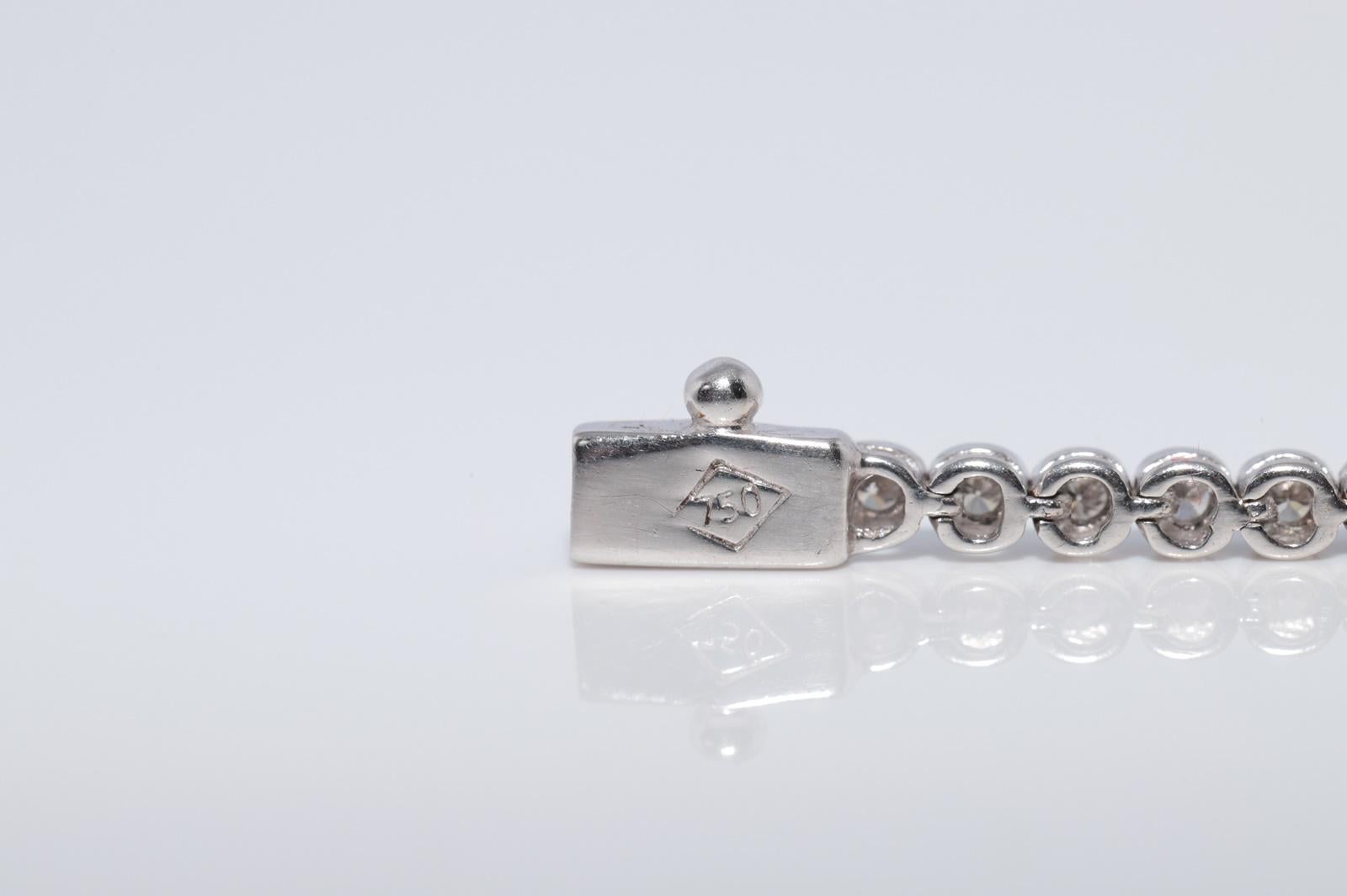 Bracciale da tennis decorato con diamanti naturali in oro 18 ct. d'epoca CIRCA 1980 in vendita 3