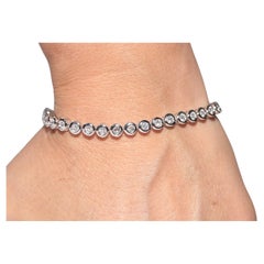 Vintage Circa 1980s 18k Gold Natural Diamond Decorated Tennis Bracelet