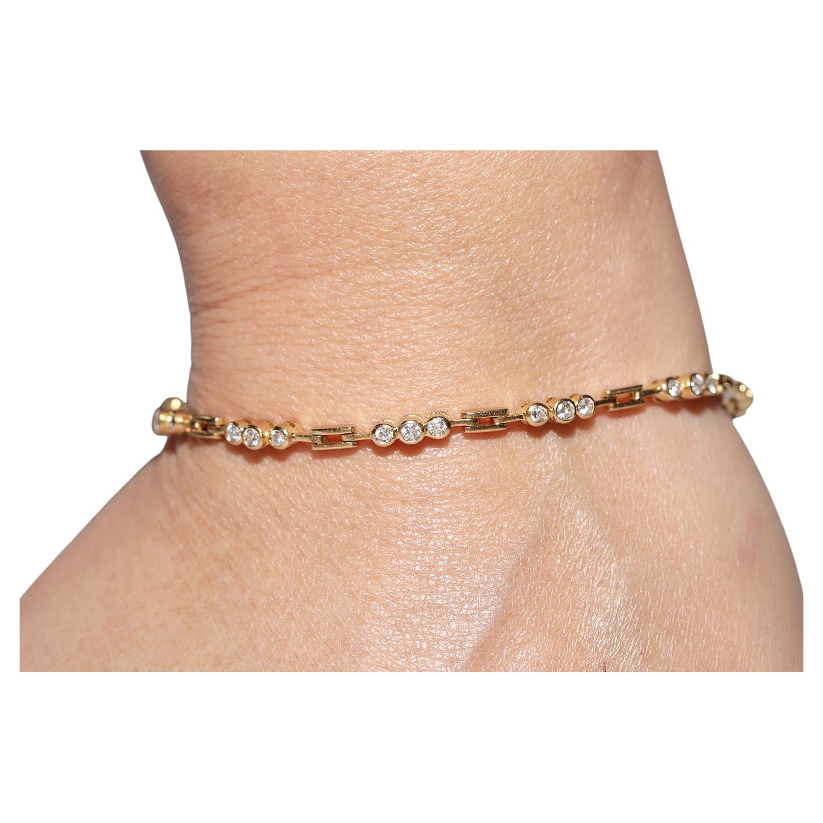 Vintage Circa 1980 Bracelet de tennis en or 18k orné de diamants naturels