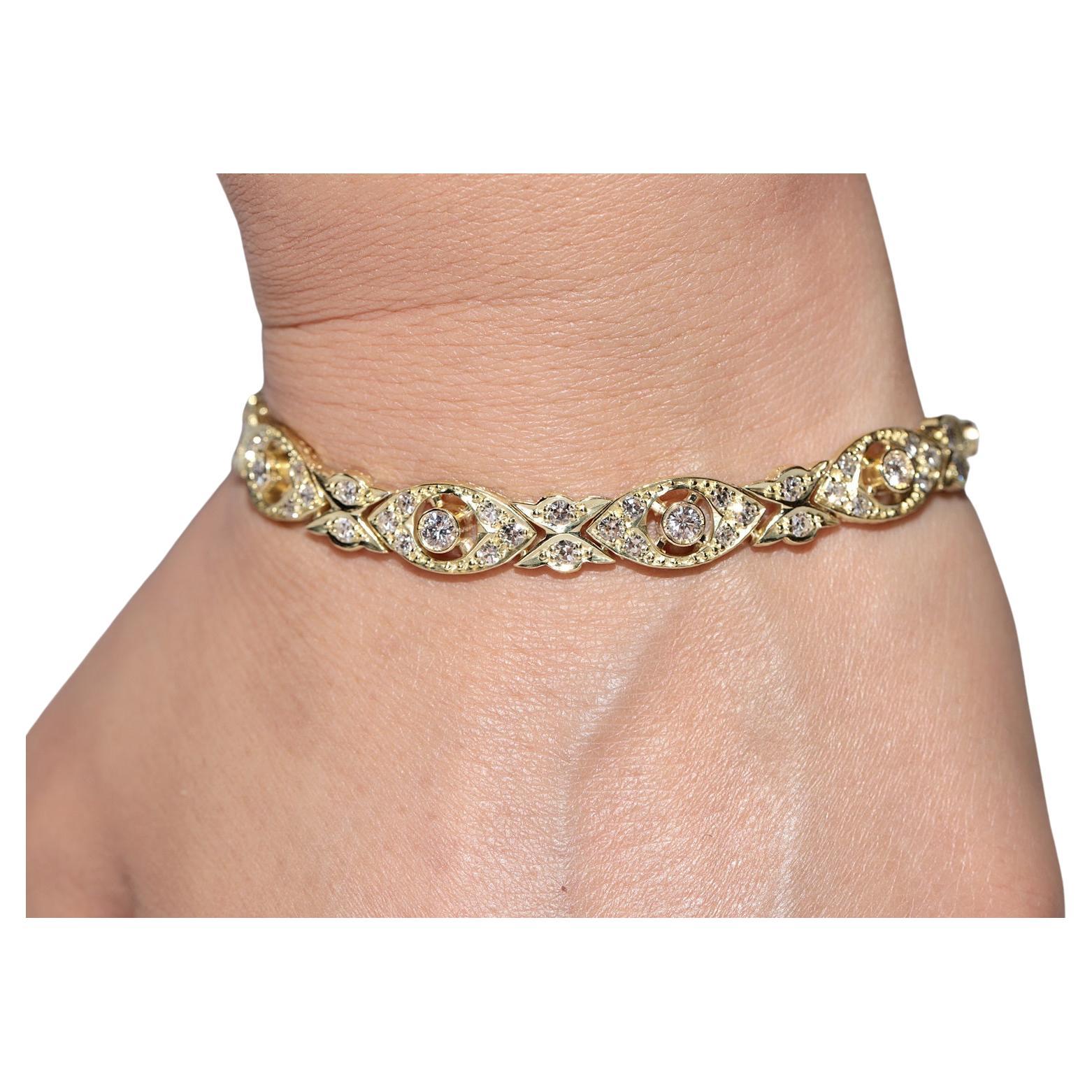 Vintage Circa 1980 Bracelet de tennis en or 18k orné de diamants naturels