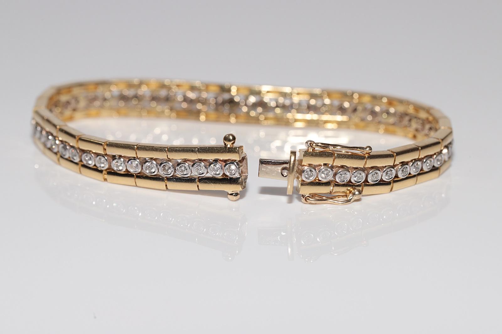 Vintage Circa 1980s 18k Gold Natural Diamond Decorated Tennis Strong Bracelet For Sale 4