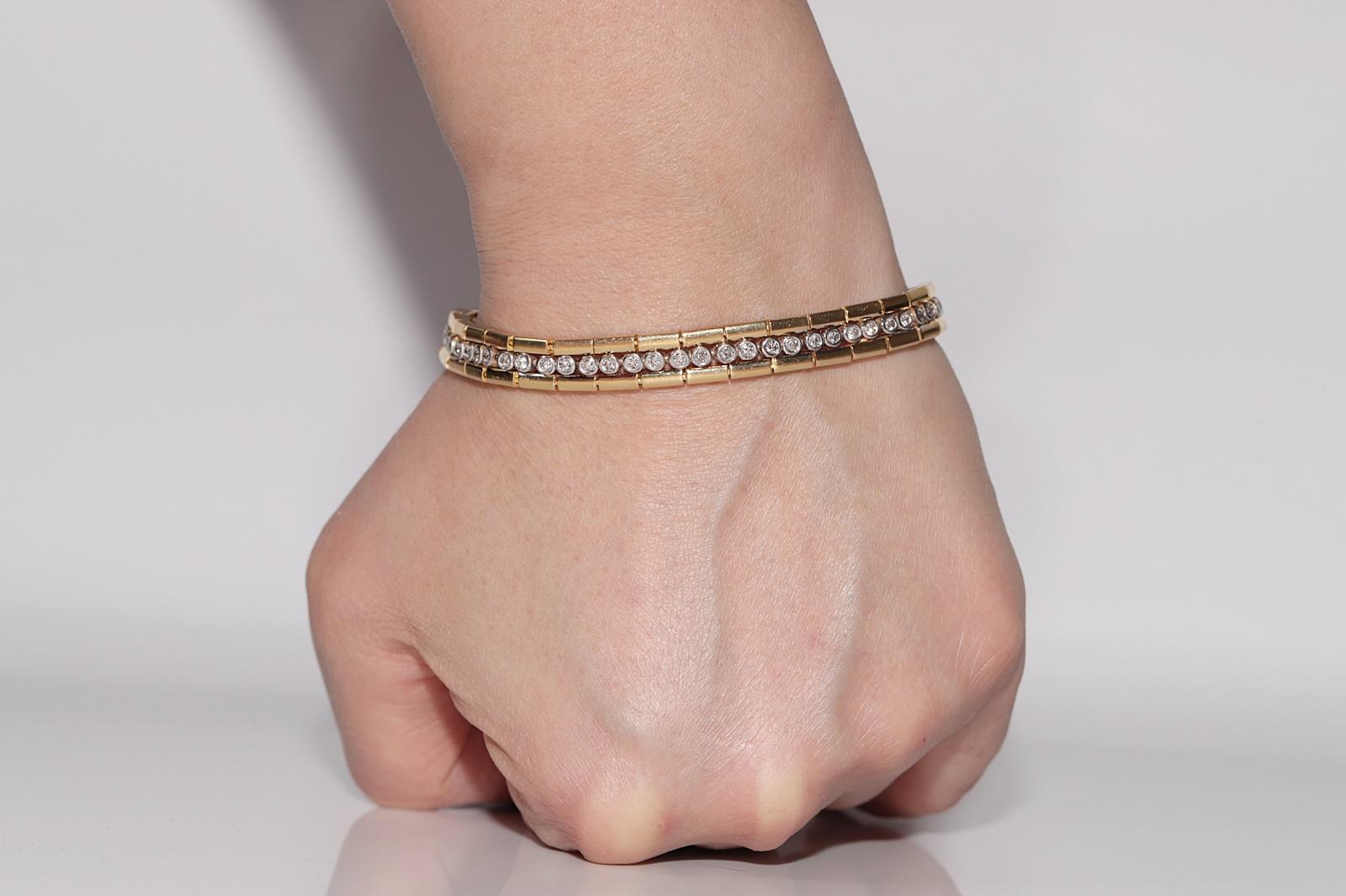 Vintage Circa 1980s 18k Gold Natural Diamond Decorated Tennis Strong Bracelet For Sale 12