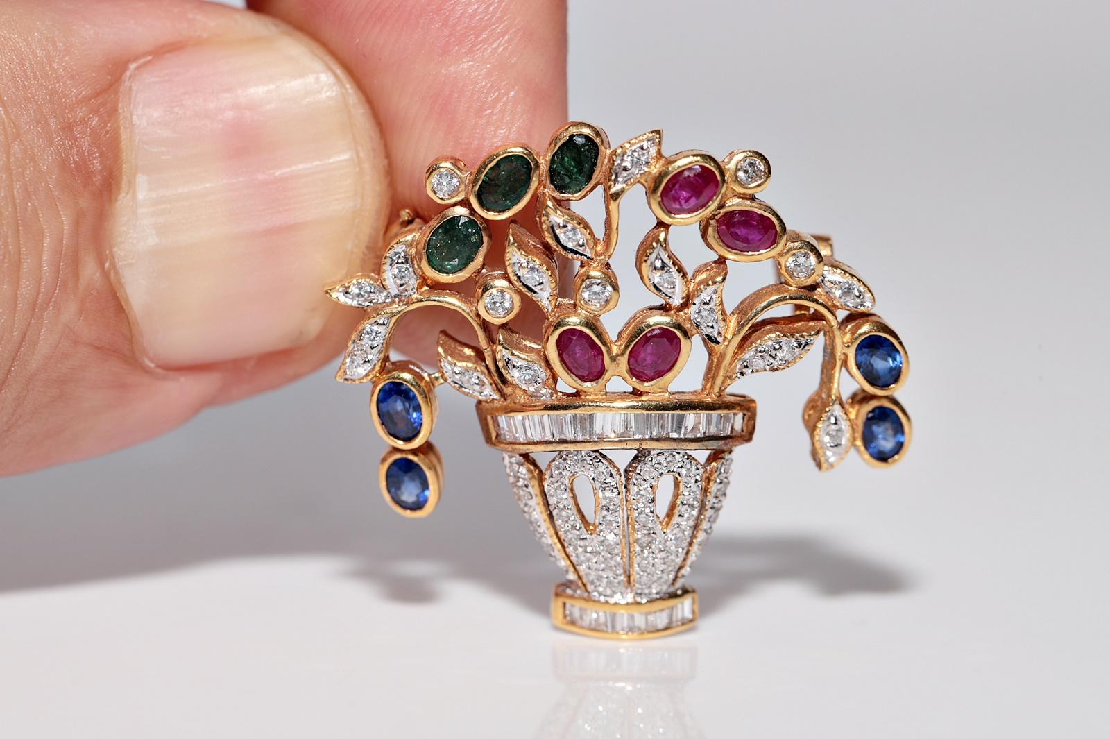 In very good condition.
Total weight is 7.5 grams.
Totally is diamond 1 ct.
The diamond is has G-H color and vs-s1 clarity.
Totally is sapphire 0.50 ct.
Totally is emerald 0.40 ct.
Totally is ruby 0.40 ct.
Please contact for any questions.