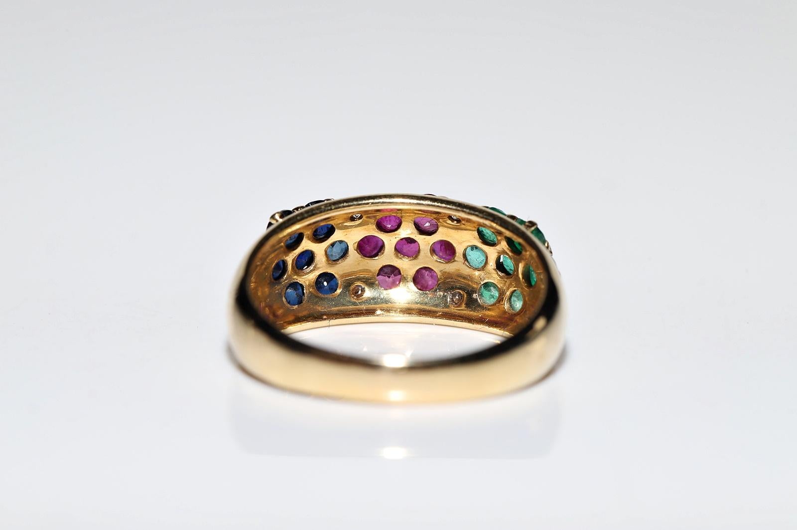Anillo Vintage Circa 1980s Oro 18k Diamante Natural Esmeralda Zafiro Rubí en venta 4