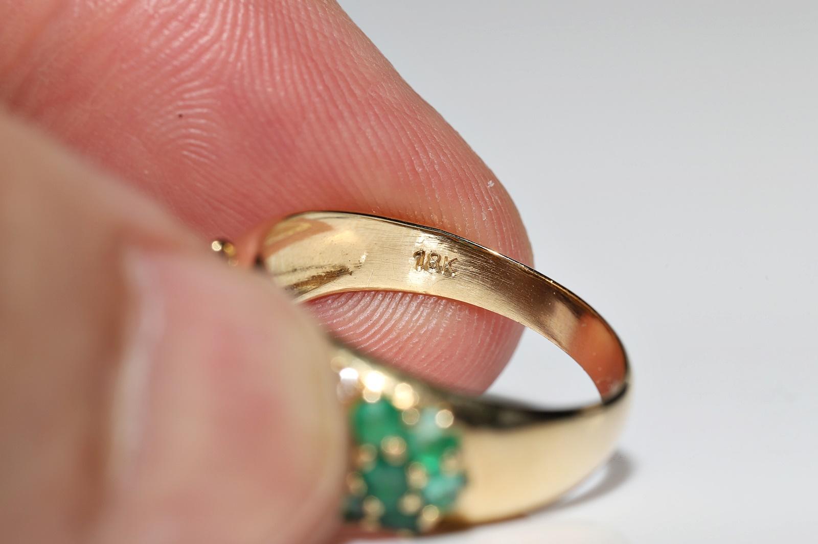 Anillo Vintage Circa 1980s Oro 18k Diamante Natural Esmeralda Zafiro Rubí en venta 7