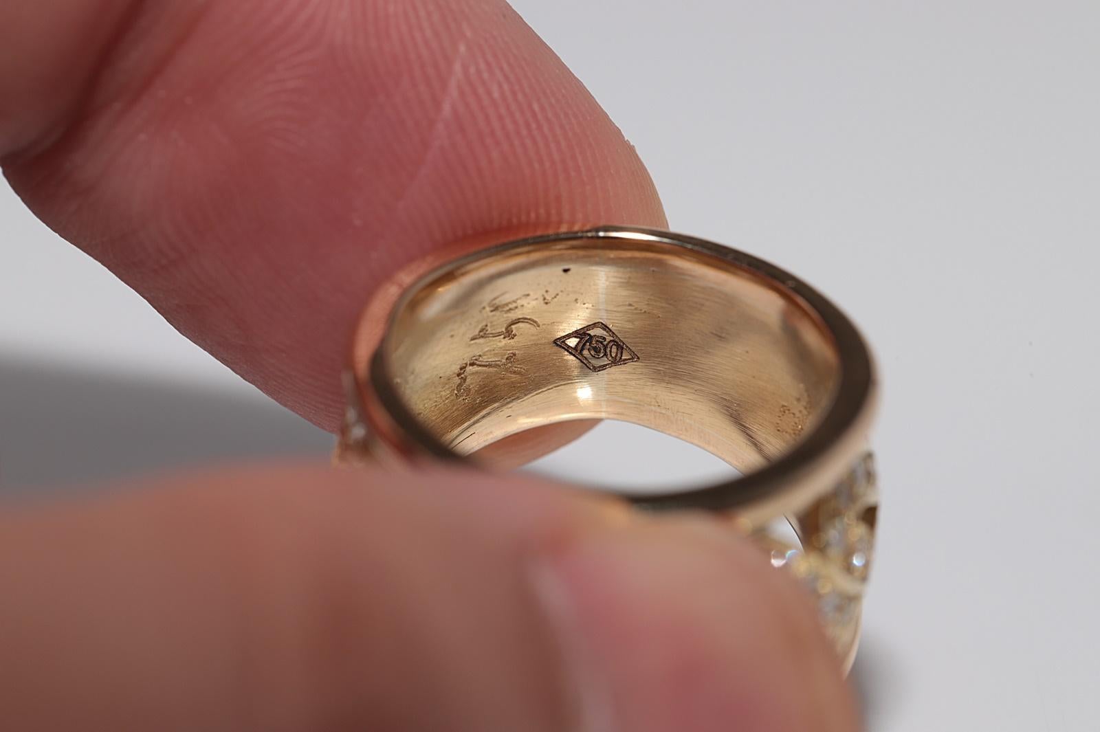 Vintage Circa 1980s 18k Gold Natural Diamond Flowers Design Strong Ring For Sale 6
