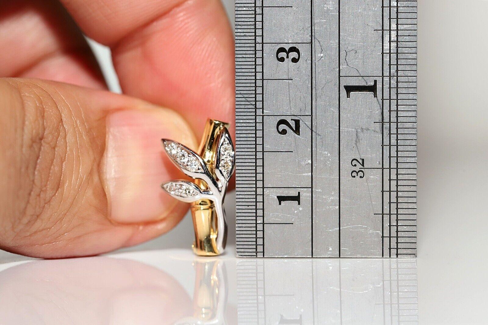 Vintage Circa 1980er Jahre Ohrring aus 18 Karat Gold mit natürlichem Diamanten im Efeu-Stil (Retro) im Angebot