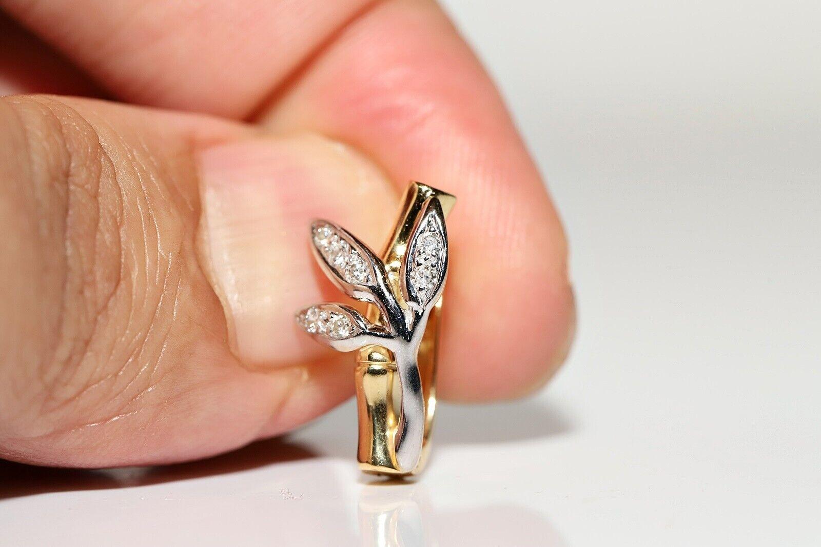 Vintage Circa 1980er Jahre Ohrring aus 18 Karat Gold mit natürlichem Diamanten im Efeu-Stil (Brillantschliff) im Angebot