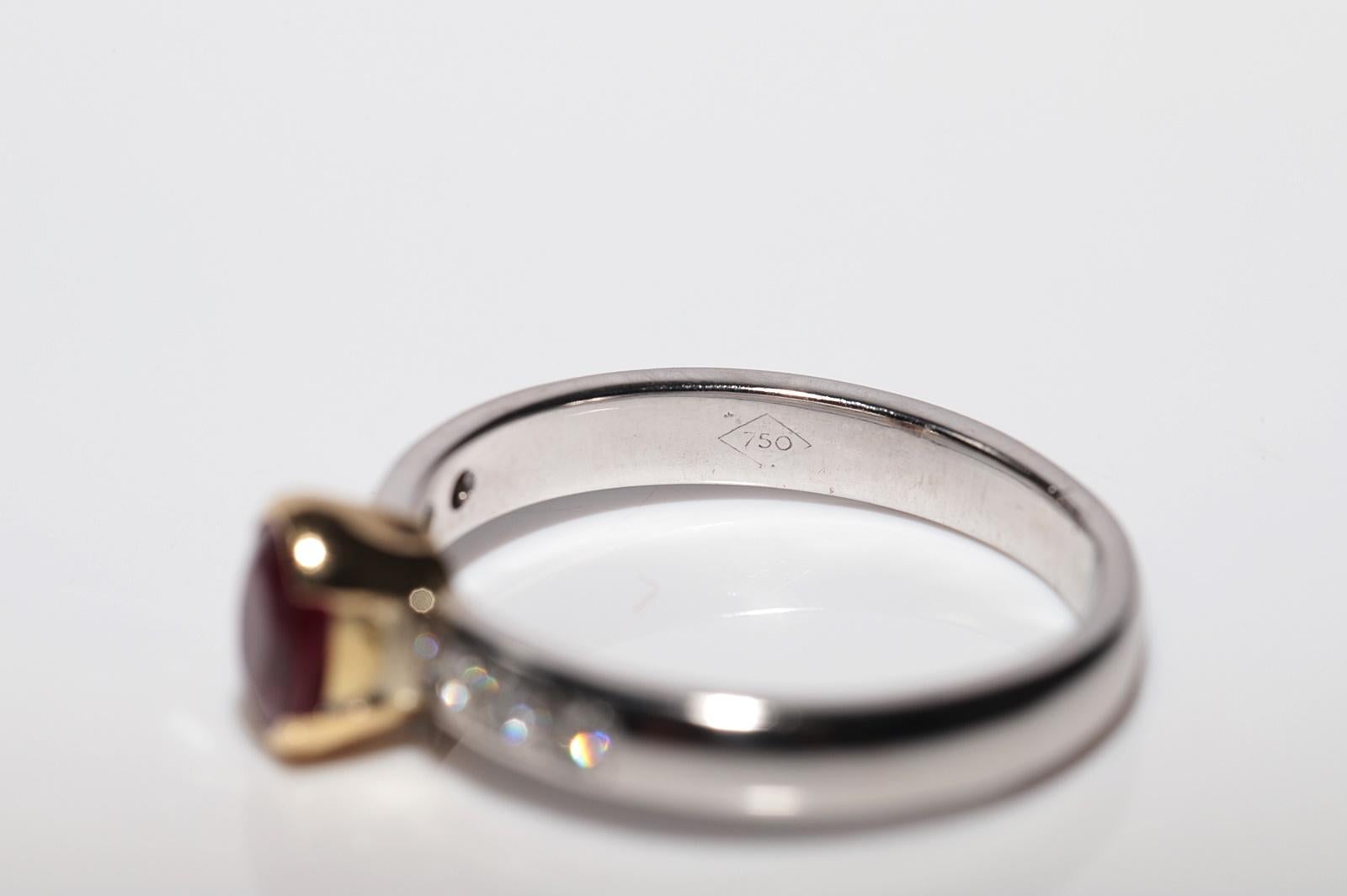 Anillo Vintage Circa 1980s Oro 18k Diamante Natural Corte Oval Rubí Decorado en venta 8