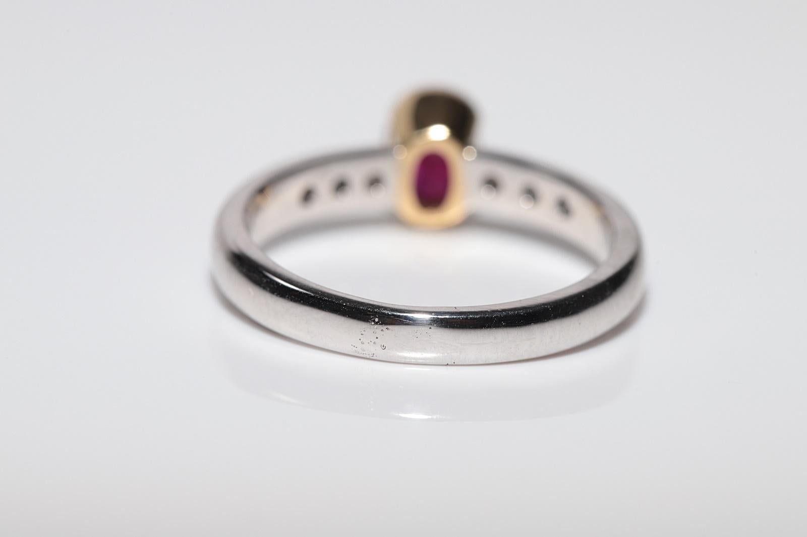 Anillo Vintage Circa 1980s Oro 18k Diamante Natural Corte Oval Rubí Decorado en venta 10