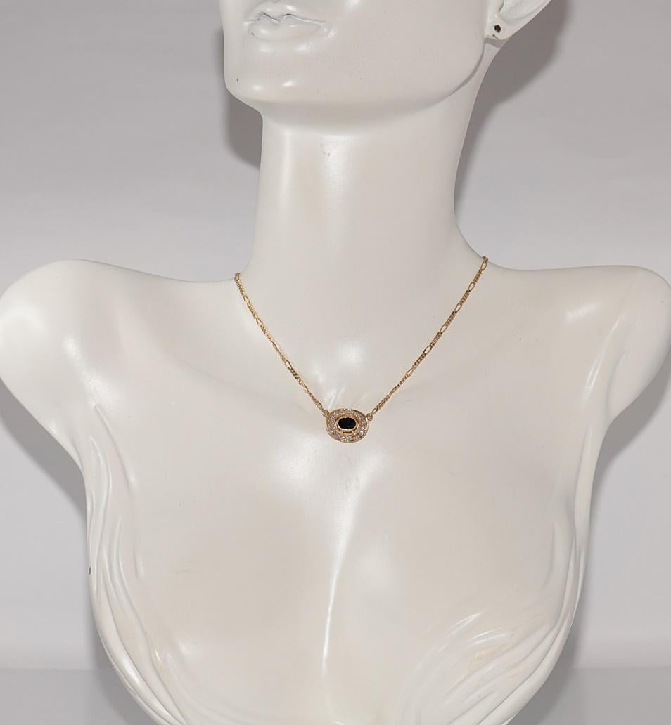 Retro Vintage Circa 1980s 18k Gold Natural Diamond Oval Cut Sapphire Pendant Necklace For Sale