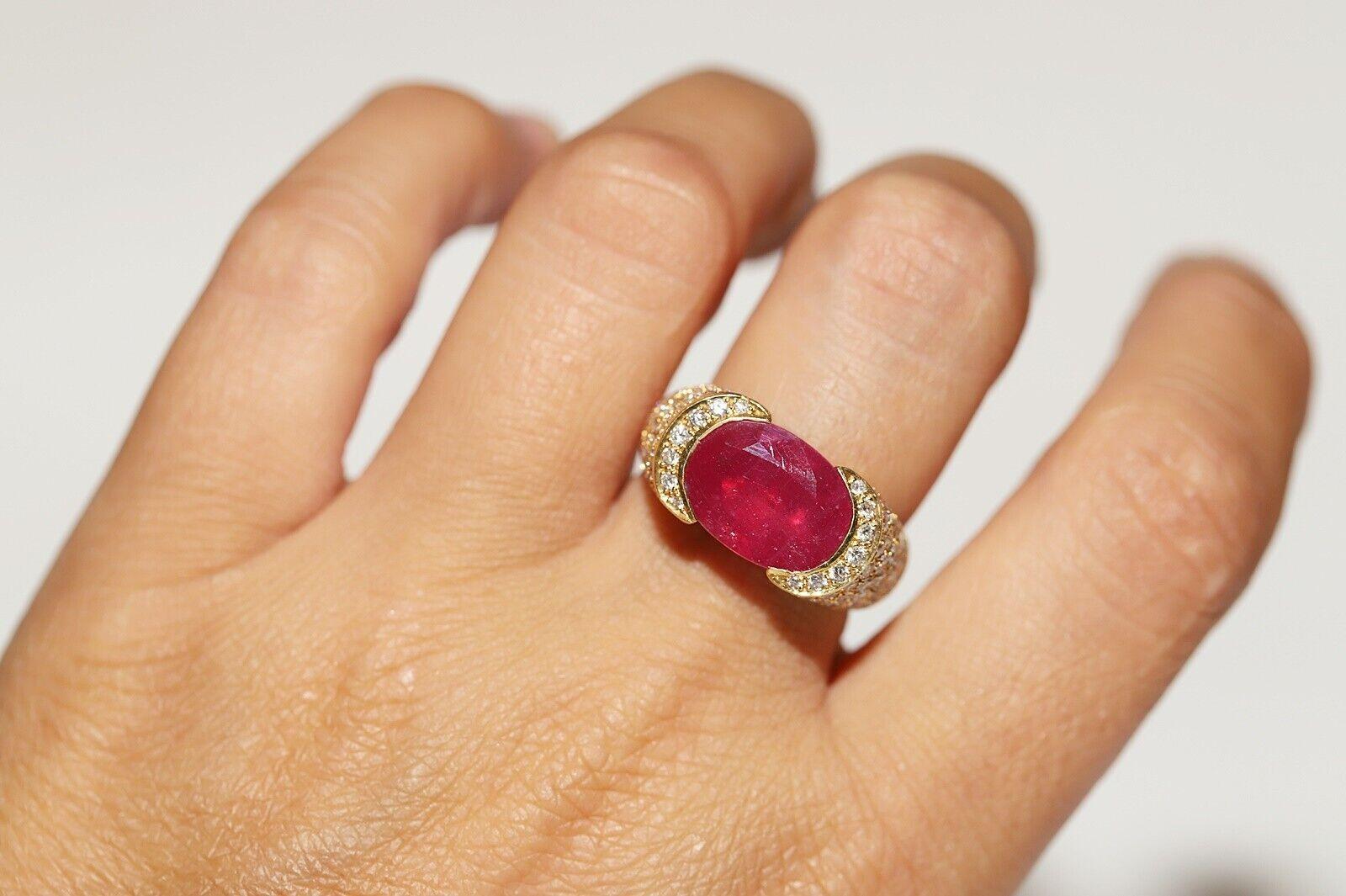 Vintage Circa 1980s 18k Gold Natural Diamond Ruby Decorated Strong Ring For Sale 5