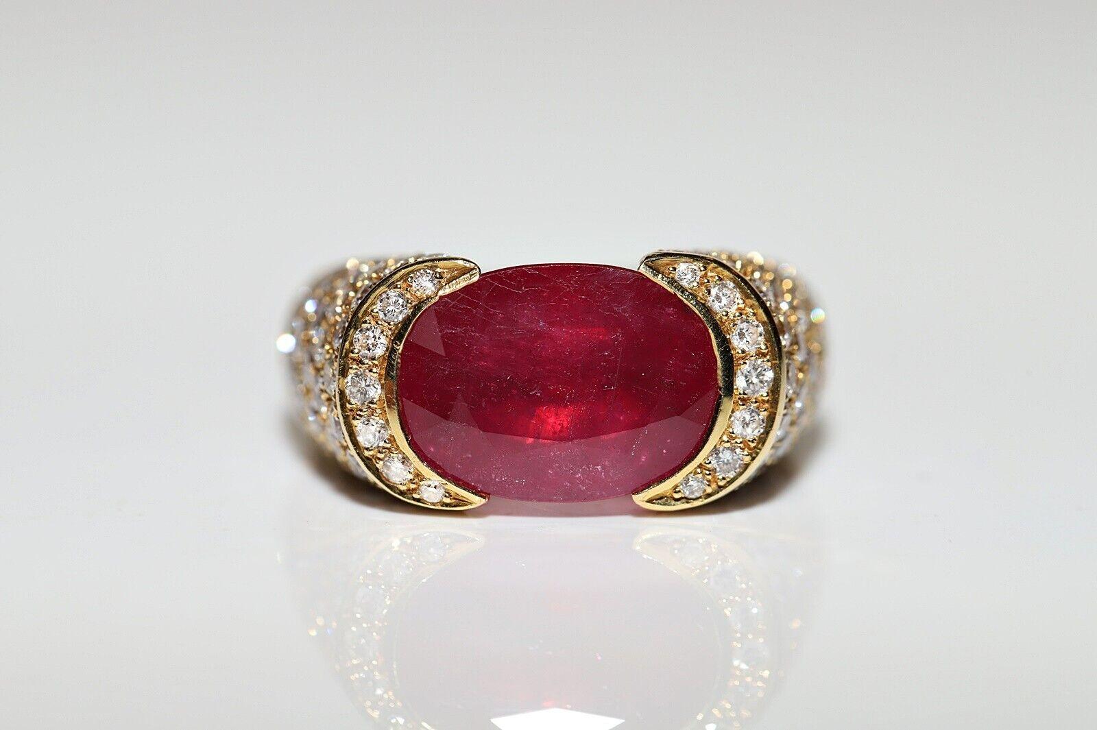 In ottime condizioni.
Il peso totale è di 13,3 grammi.
Il diamante è di circa 2,38 carati.
Il diamante ha colore G e vvs-vs-s1.
Totalmente è un rubino di circa 6.20 ct.
La misura dell'anello è US 7
Possiamo realizzare qualsiasi dimensione.
Scatola